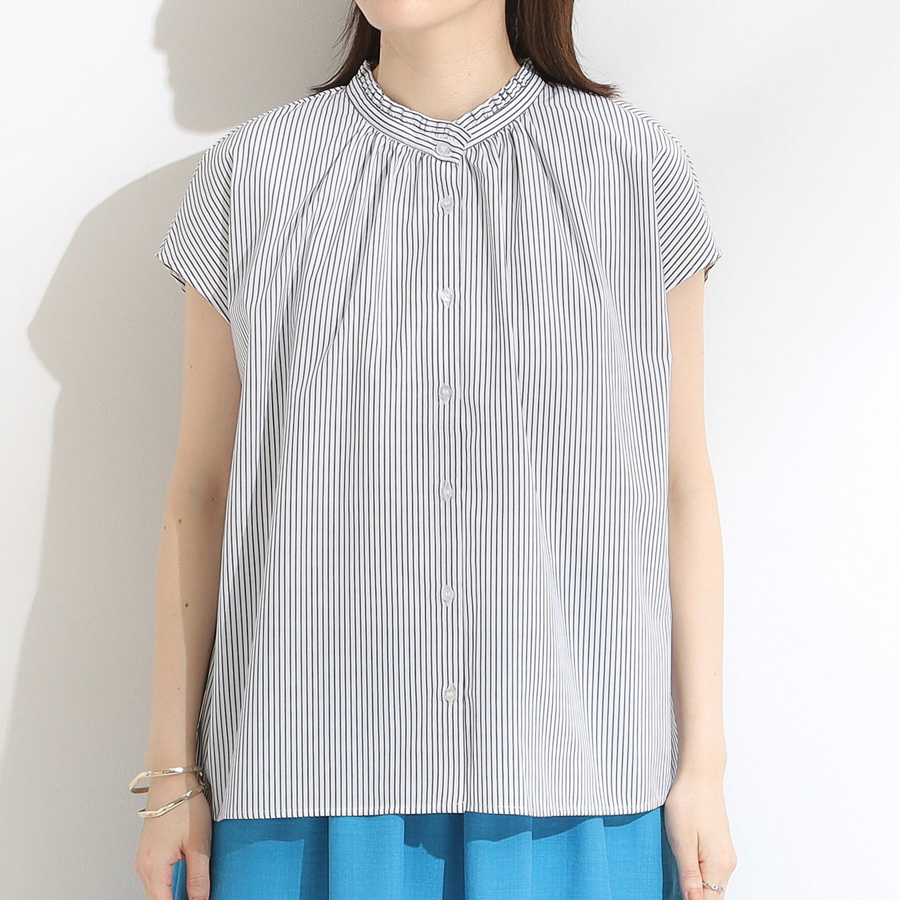 SHOO･LA･RUE「【洗える/S-LL】プチフリル襟が女性らしい フレンチスリーブシャツ」|シャツ・ブラウス|