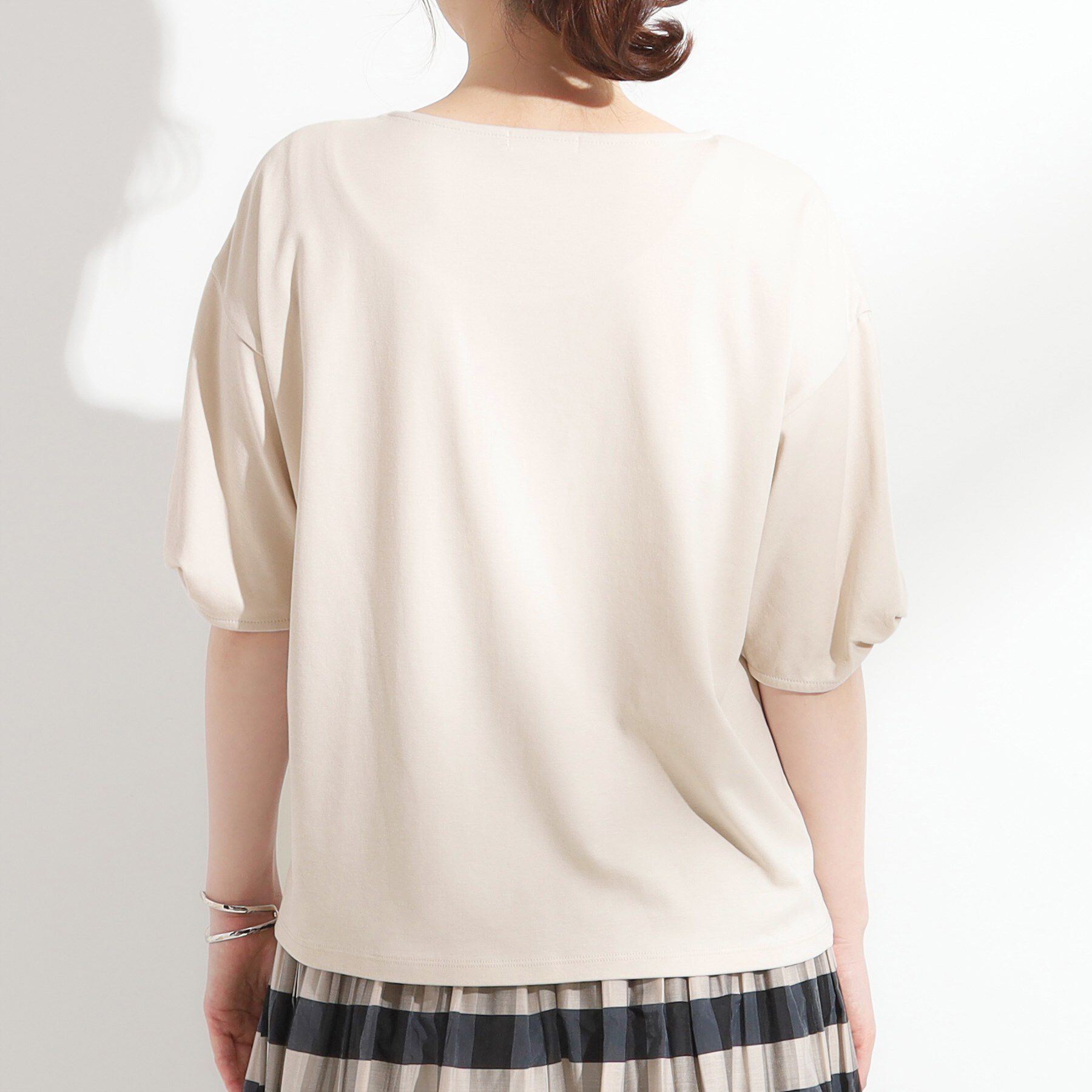 SHOO･LA･RUE「【ひんやり/洗える/S-LL】袖ねじりシルケットトップス」|Tシャツ・カットソー|