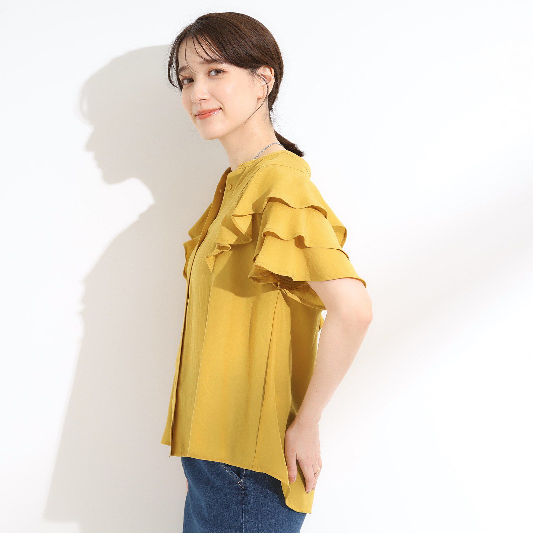 SHOO･LA･RUE「【無地/ドット柄】お袖フリルが華やぐ きれいめブラウス」|シャツ・ブラウス|