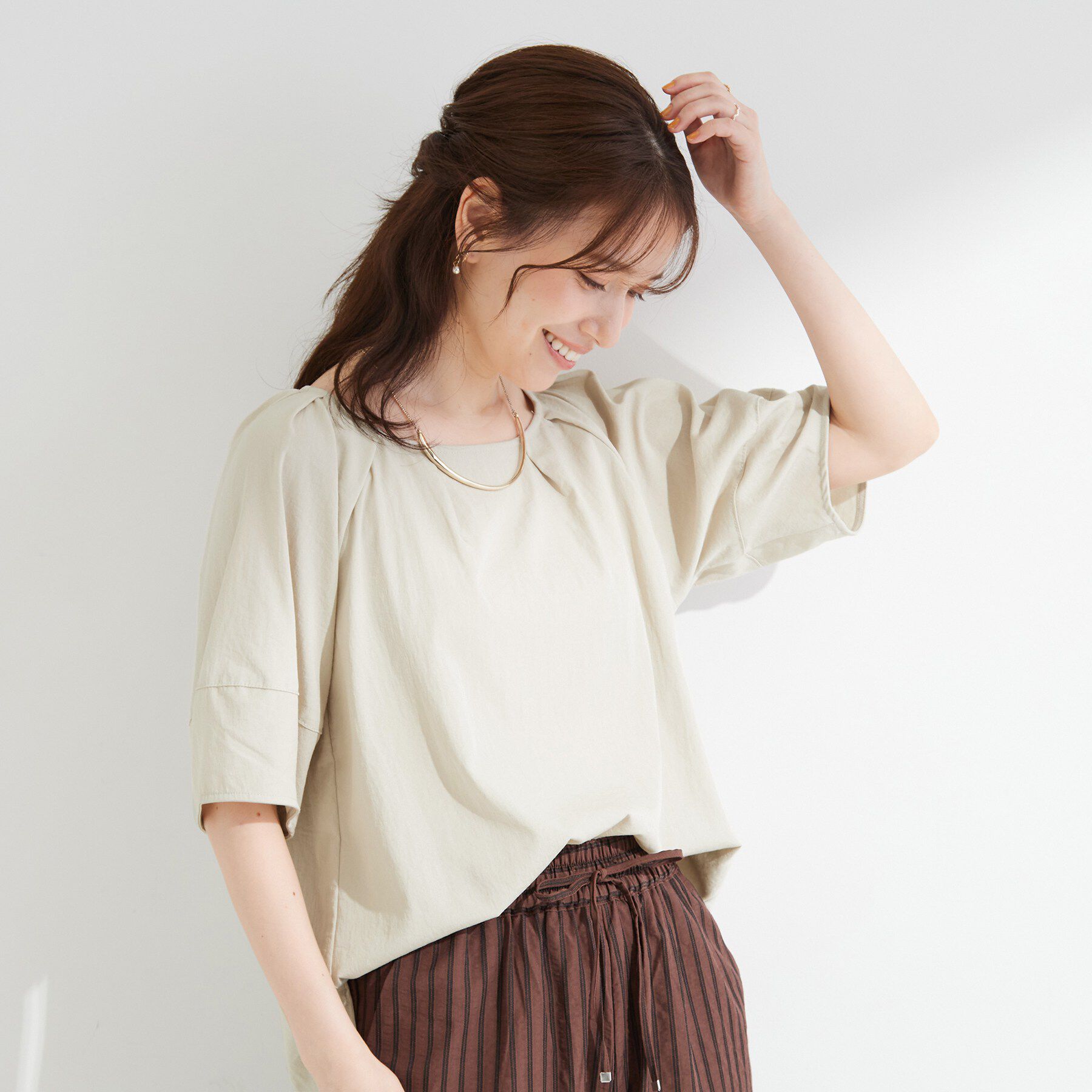 SHOO･LA･RUE「【S-LL/洗濯機可/セットアップ可】軽凛(かろりん) タックブラウス」|シャツ・ブラウス|