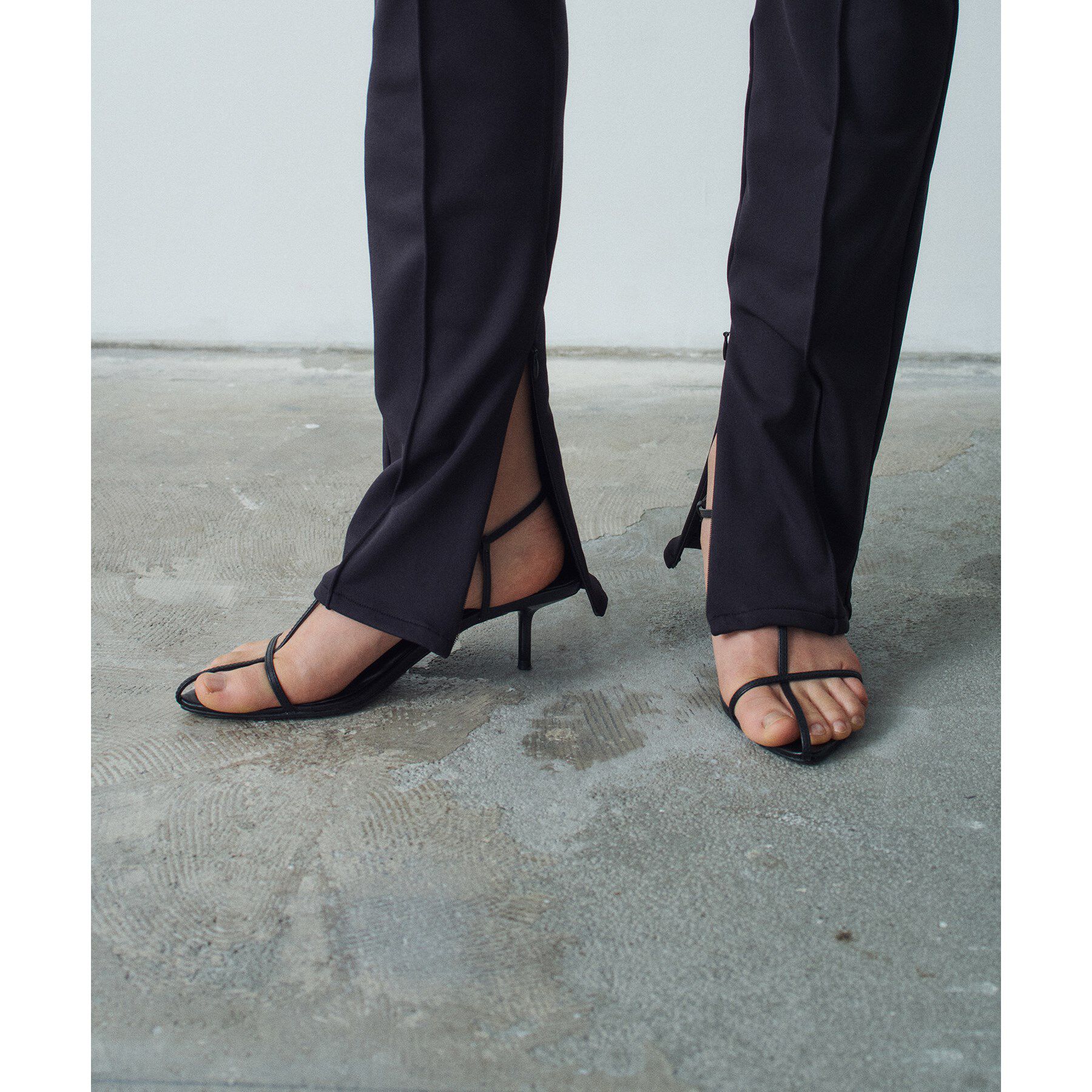 CODE A「tony bianco｜FAST HEELS」|サンダル|