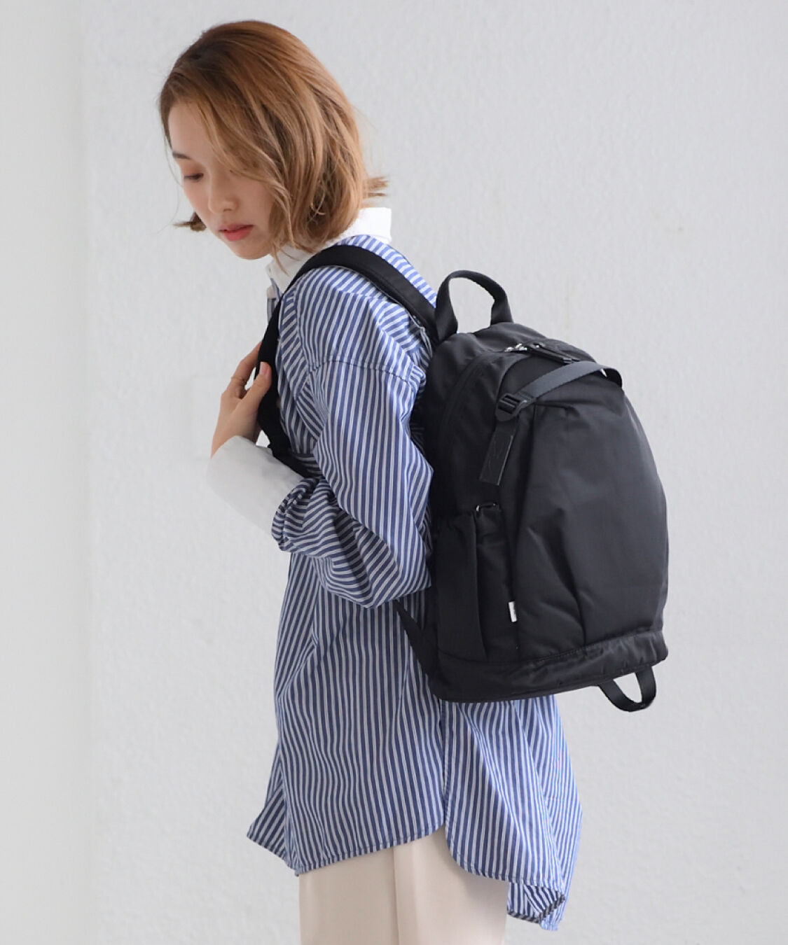 W&.Day/Night「W&.Day/Night アウリンコ ラウンドリュック B5サイズ 11.0インチタブレット収納 15173」|リュック|ブラック