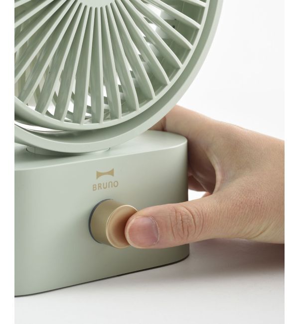 BRUNO「ポータブルスイングデスクファン」|電化製品|