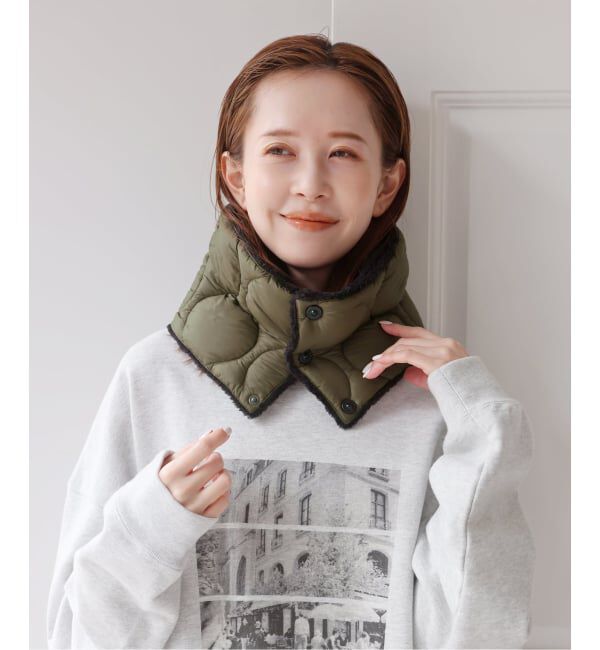 U by SPICK&SPAN「《予約》TAION / タイオン MILITARY REVERSIBLE DOWN NECK WARM」|マフラー|カーキ