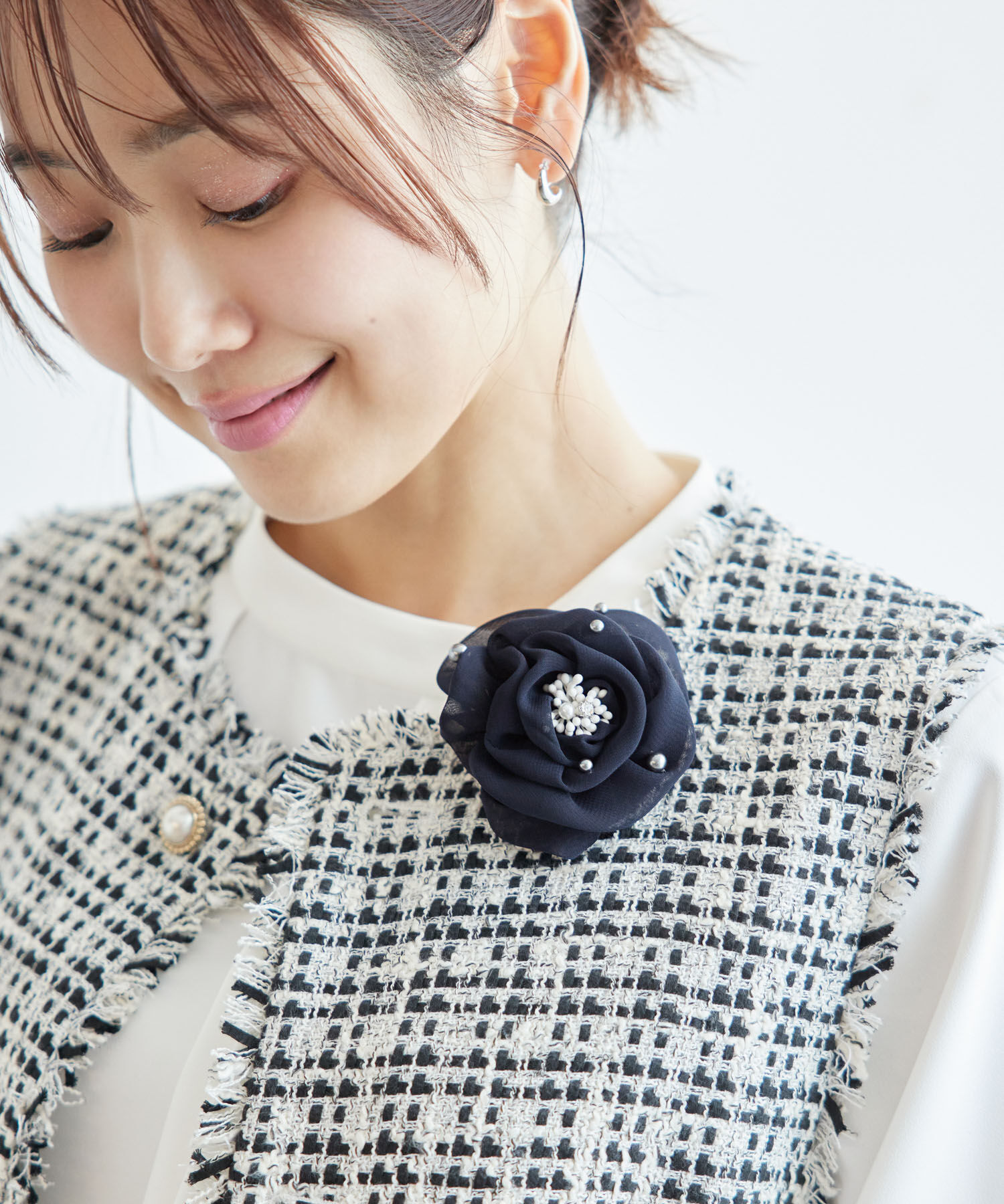 ROPE PICNIC PASSAGE「パール付きシフォンフラワーコサージュ」|ブローチ・コサージュ|ネイビー(40)