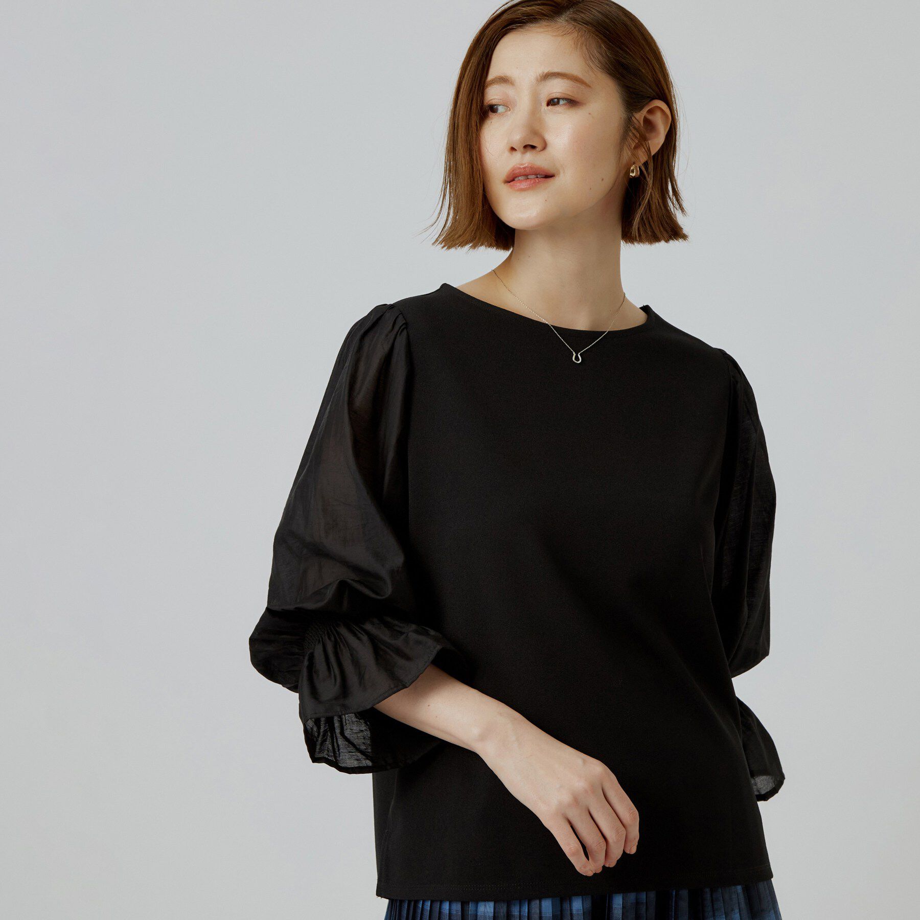 grove「異素材のふんわり袖で着映える キャンディースリーブトップス」|Tシャツ・カットソー|ブラック(019)