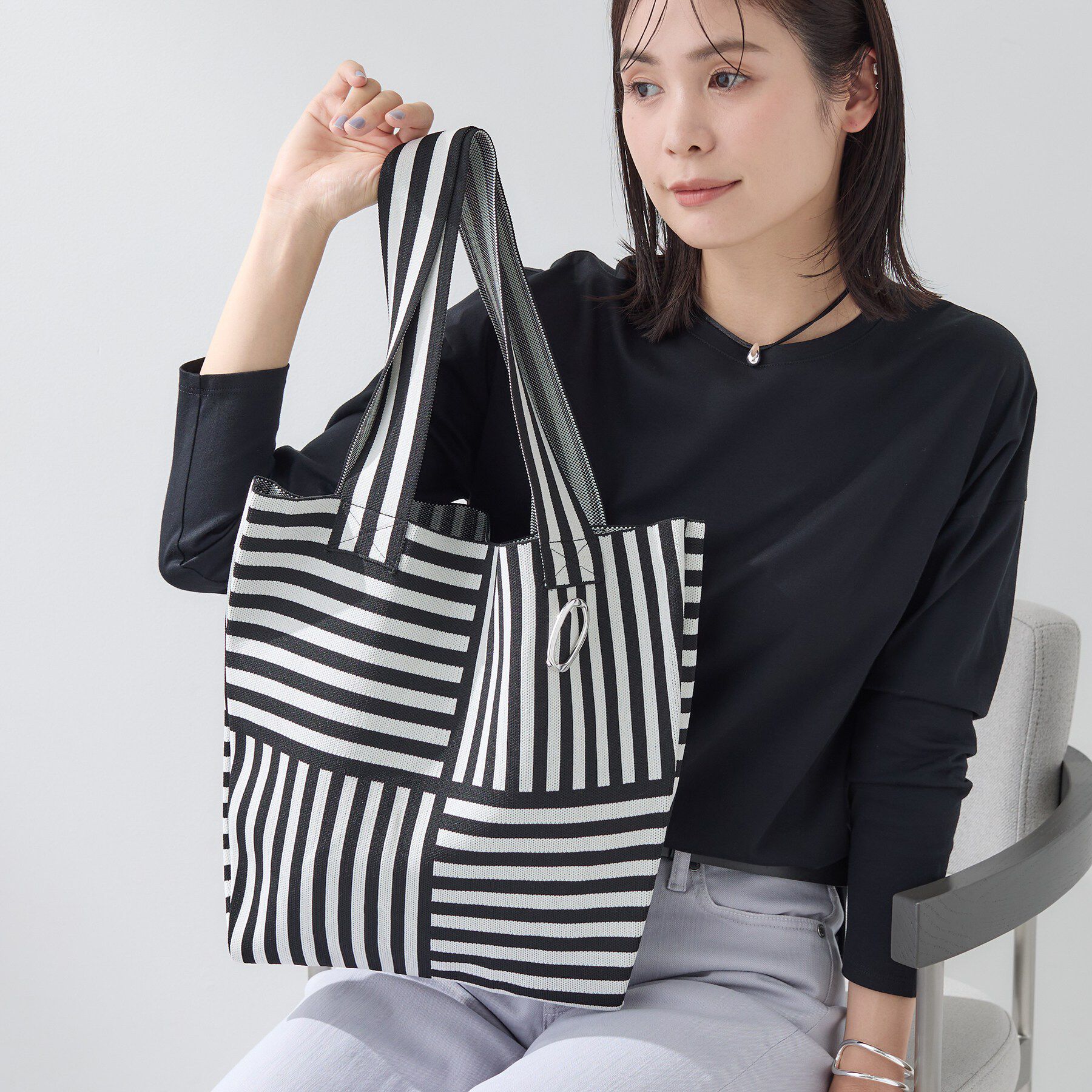 INDIVI「【WEB限定カラー／A4収納】柄ニットバッグ」|トートバッグ|