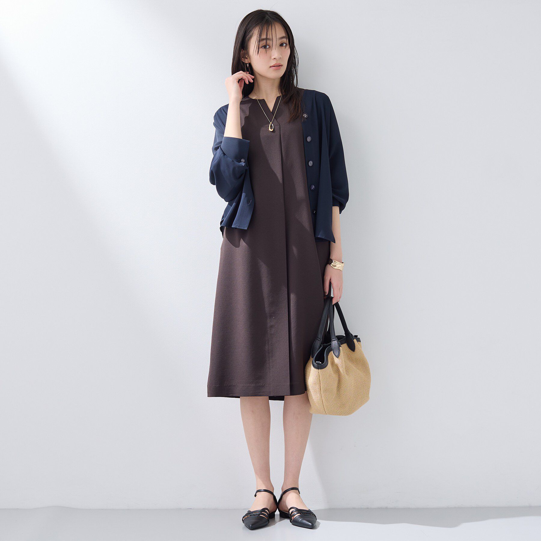 INDIVI「【洗える／UVケア／マットサテン】Vネックドルマンスリーブブラウス」|シャツ・ブラウス|