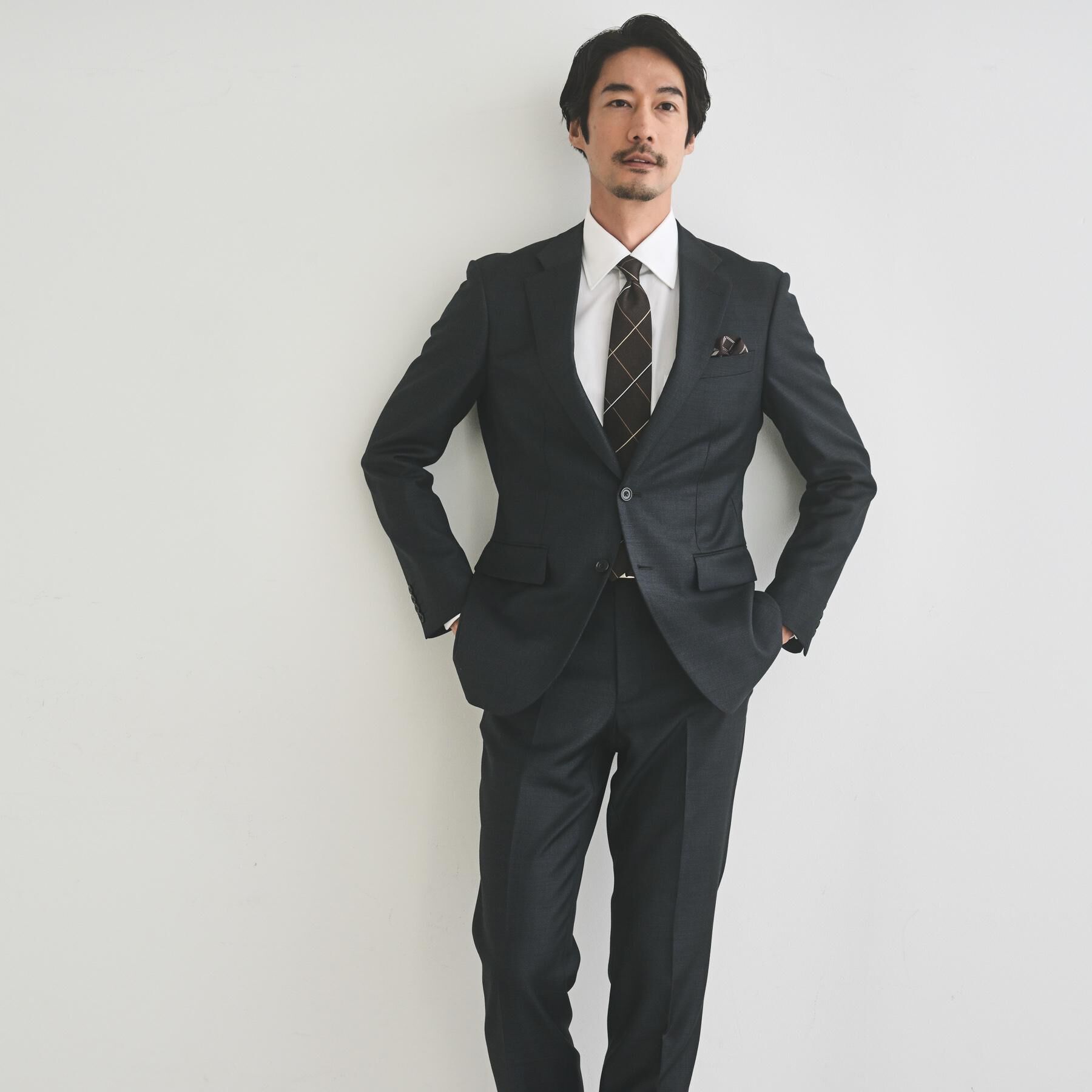 TAKEO KIKUCHI「【Three by Three】シャイニーシャークピンヘッド スーツ/3ピース対応可」|スーツ|