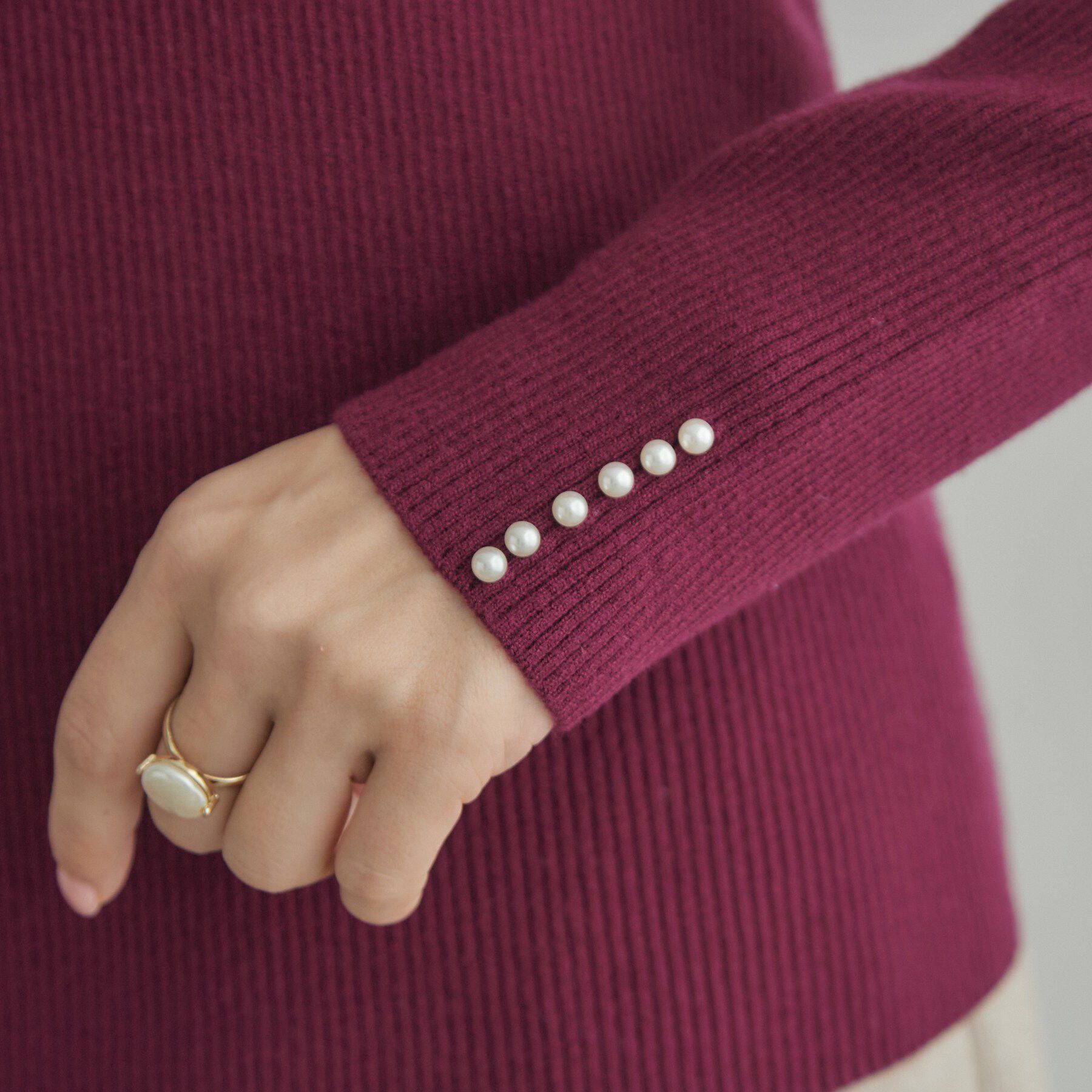 Couture broach「【大人フェミニンのBASIC】パール調リブニット【吸湿発熱・静電気防止・抗菌防臭・洗濯機可】」|ニット・セーター|
