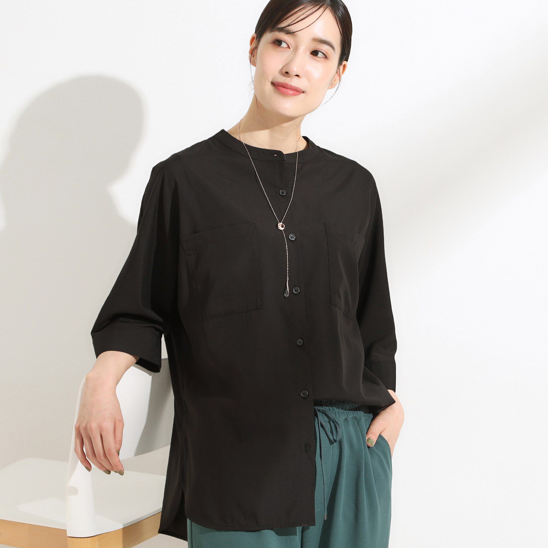 SHOO･LA･RUE「【S-LL/洗濯後しわになりにくい】コットン風 前あきドルマンブラウス」|シャツ・ブラウス|ブラック(019)