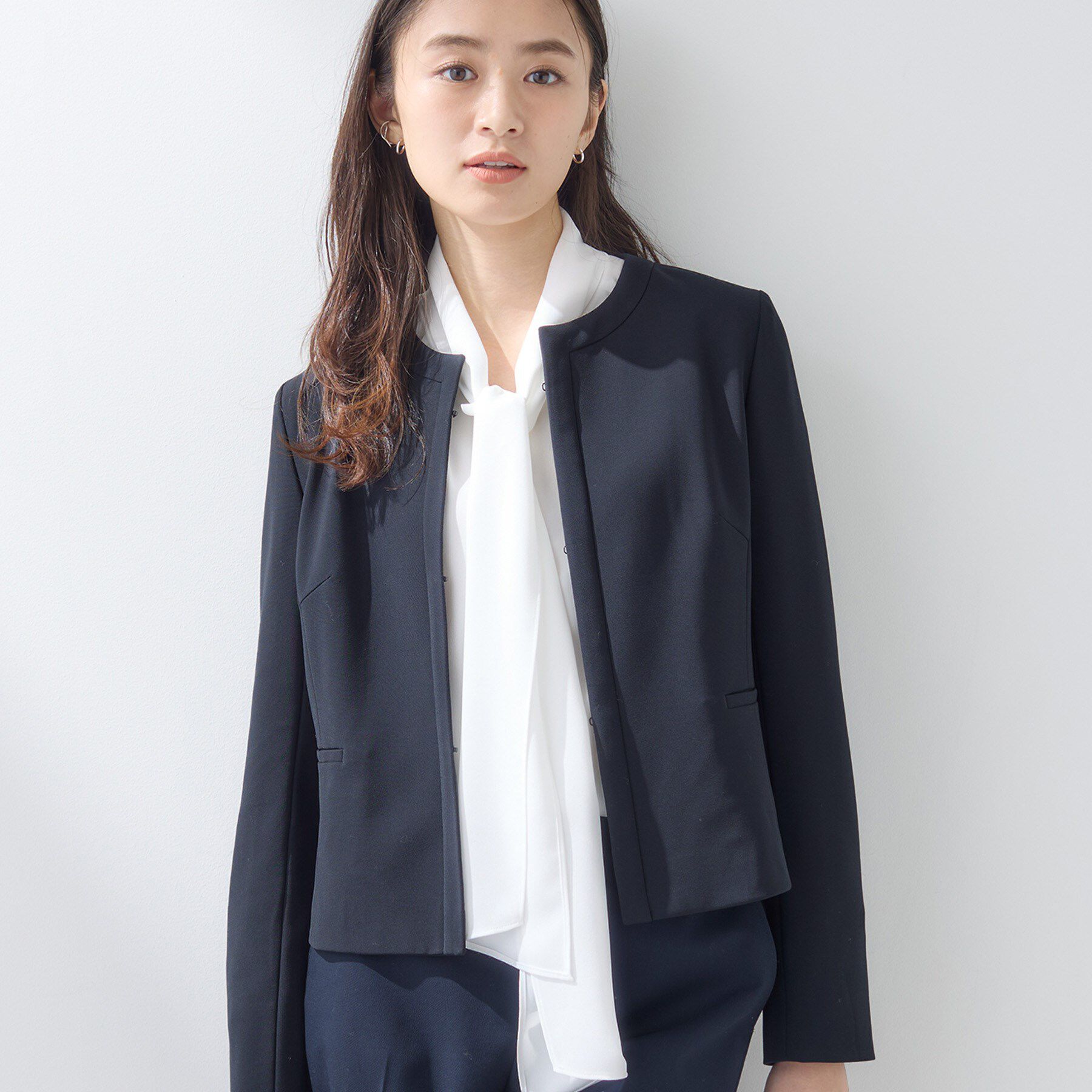 INDIVI「【上品光沢／SETUP可能】切り替えデザインジャケット」|ノーカラージャケット|ネイビー(094)