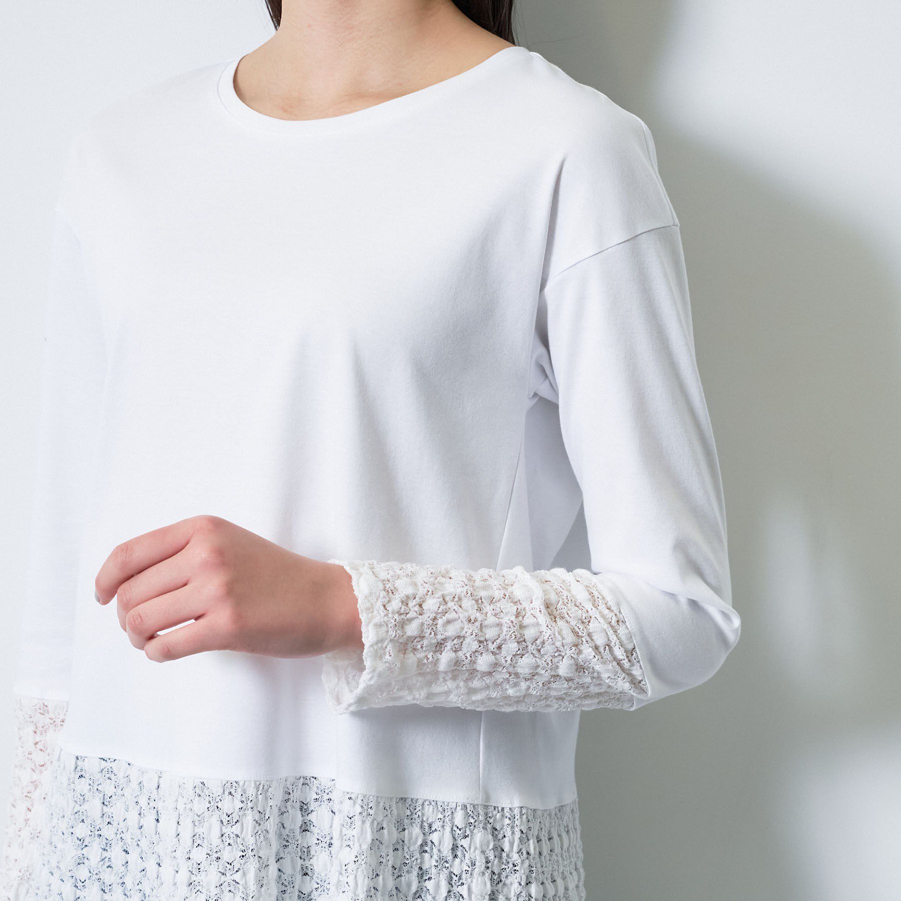 INDIVI「【洗える／レイヤードにおすすめ】シャーリングレース ロングTシャツ」|Tシャツ・カットソー|