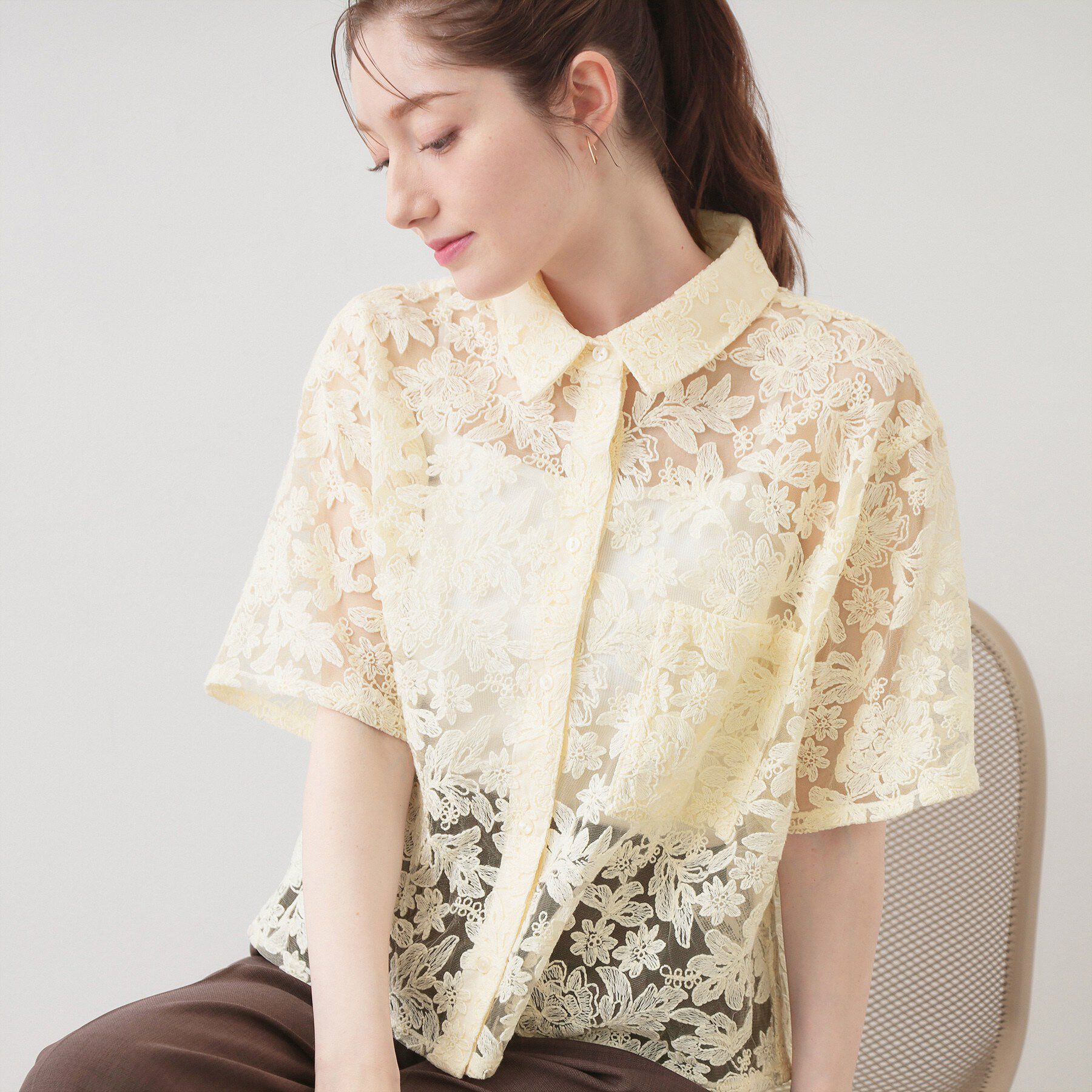 index「フラワー刺繍シアーシャツ【洗濯機OK／イージーアイロン】」|シャツ・ブラウス|アイボリー(004)