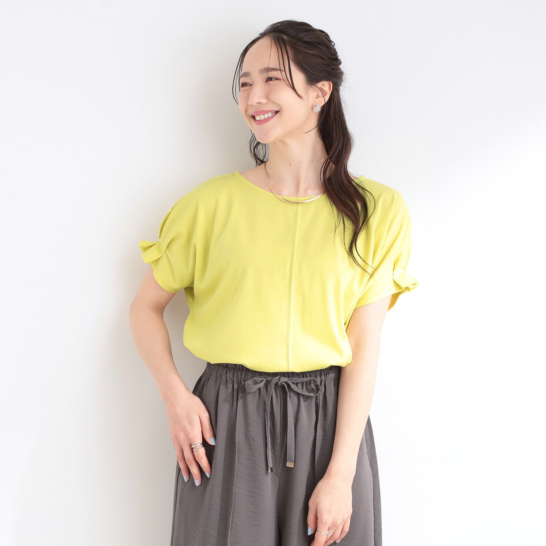 SHOO･LA･RUE「【S-LL/UV/プチプラ】お袖タックで好印象 デザインTシャツ」|Tシャツ・カットソー|