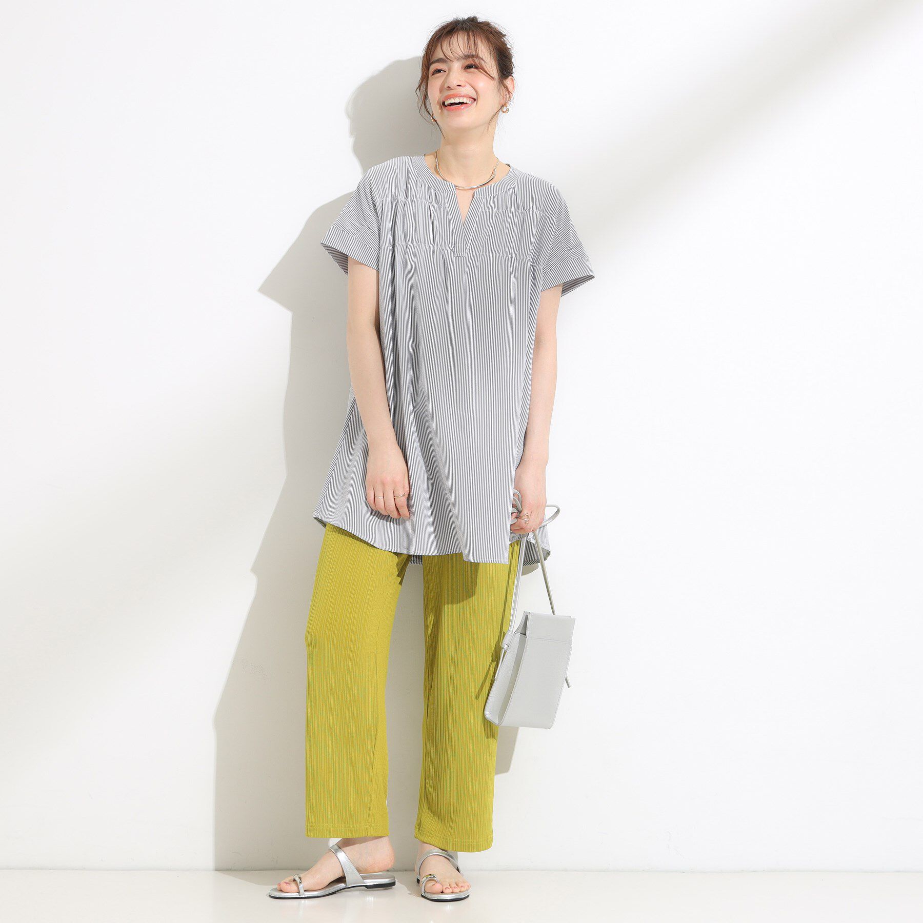 SHOO･LA･RUE「【S-LL/ひんやり/体型カバー】サッカーストライプ Aラインチュニックブラウス」|チュニック|