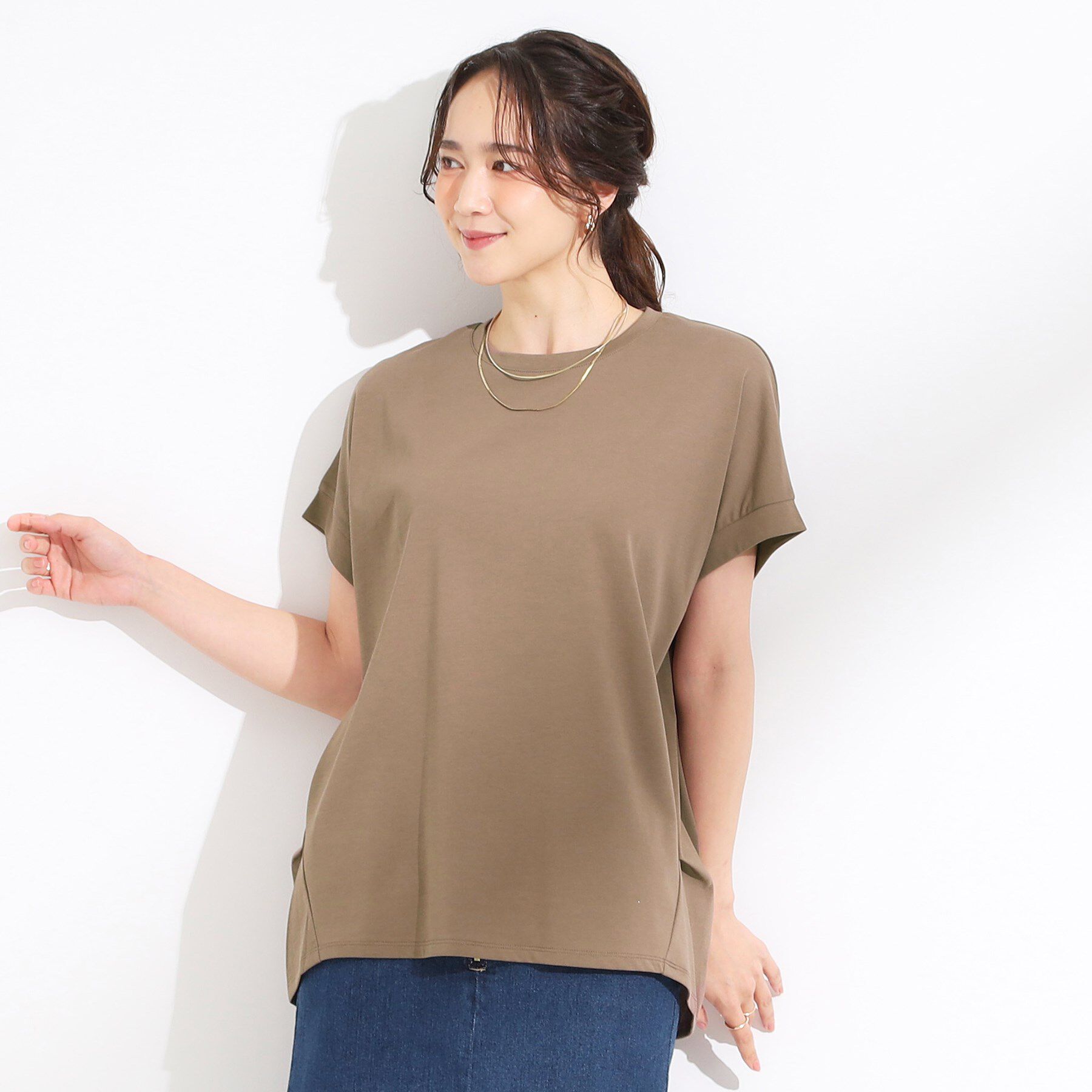 SHOO･LA･RUE「【S-LL/汗ジミ軽減/ひんやり/UV】体型カバーに タック入りドルマントップス」|Tシャツ・カットソー|