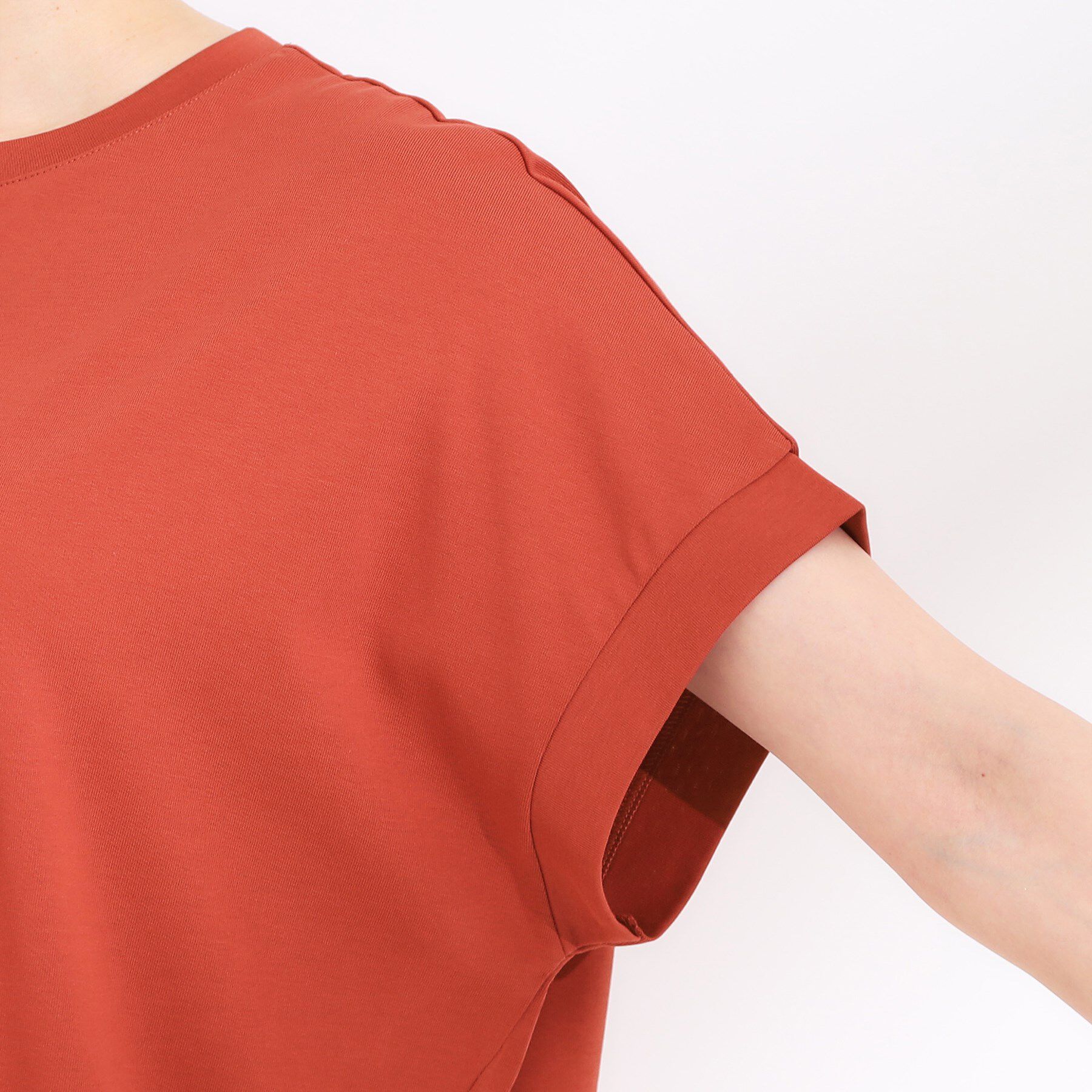 SHOO･LA･RUE「【S-LL/汗ジミ軽減/ひんやり/UV】体型カバーに タック入りドルマントップス」|Tシャツ・カットソー|