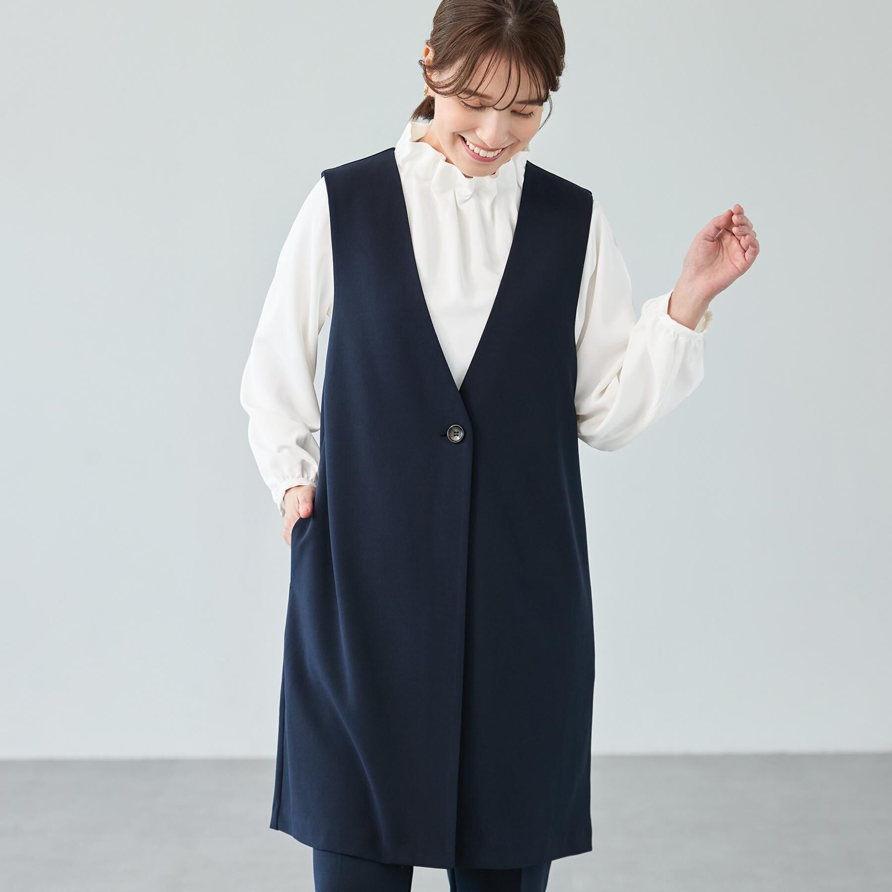 SHOO･LA･RUE「【洗濯機可】上品で華やか スタンドフリルブラウス」|シャツ・ブラウス|