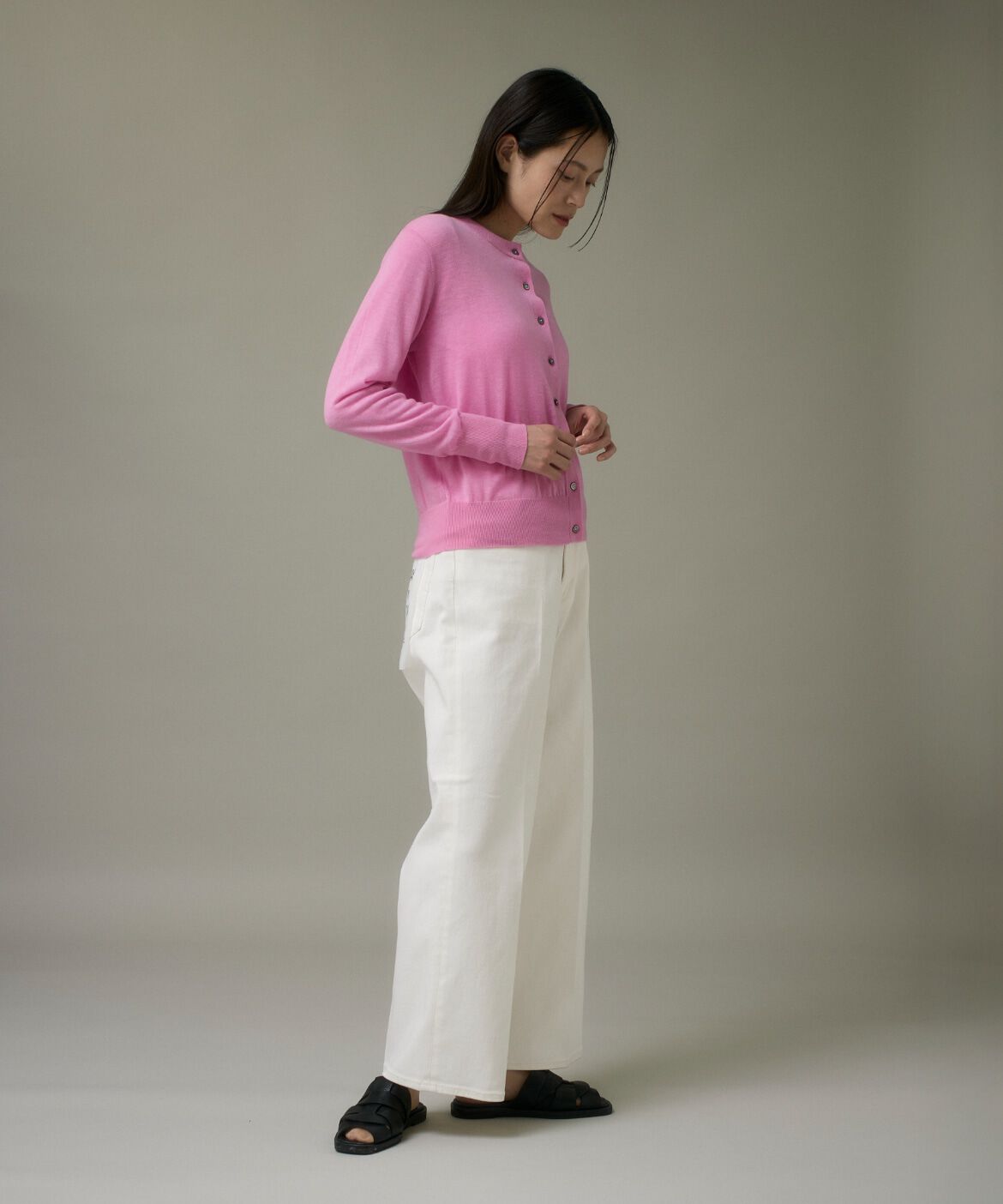 DAY by DAY it&rsquo;s international「クルーネックニットカーディガン《Melty air wool》」|カーディガン|