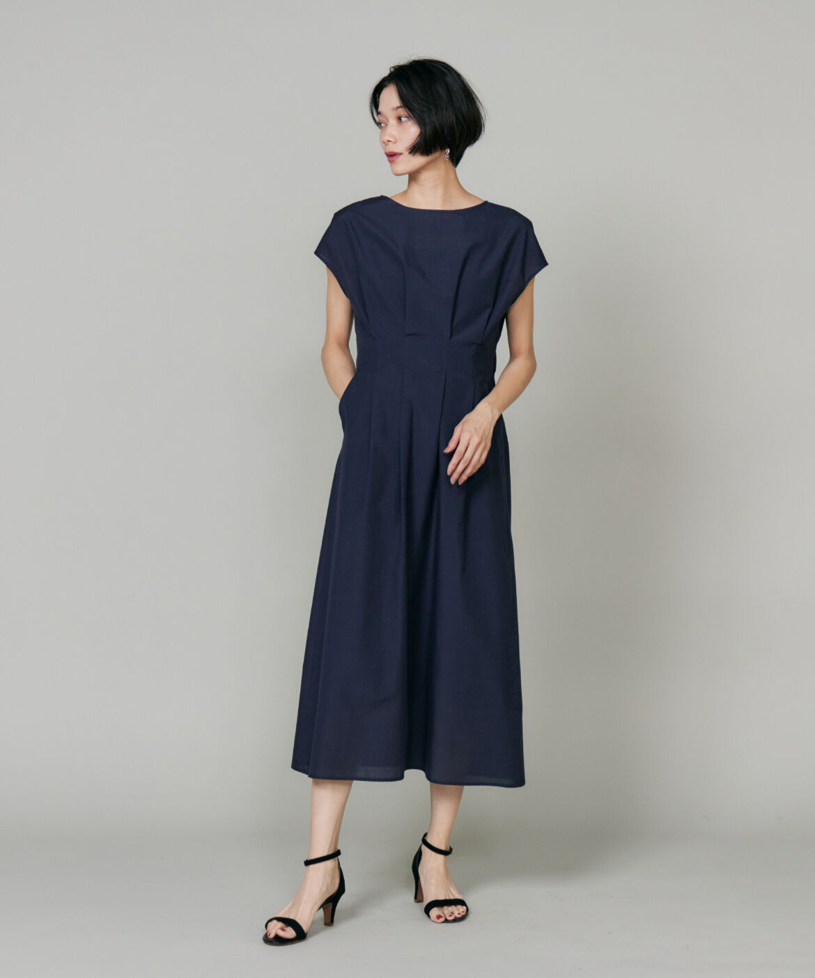 INED「ﾀｯｸﾃﾞｨﾃｨｰﾙﾜﾝﾋﾟｰｽ|上品なｼｱｰ感と立体ﾀｯｸで涼しく」|ワンピース|