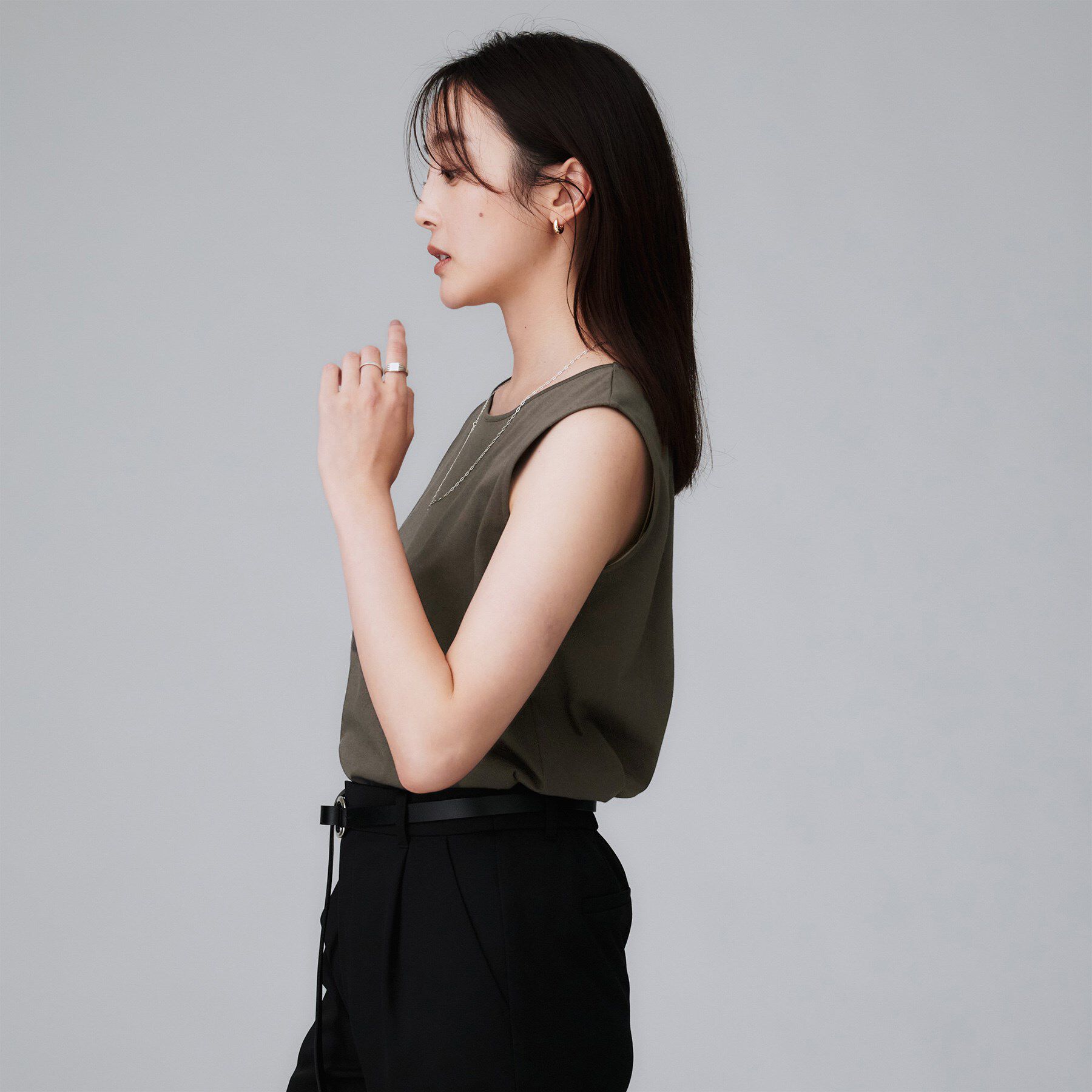UNTITLED「【接触冷感／コットン100／洗える／丸首】ノースリーブ天竺プルオーバー」|Tシャツ・カットソー|