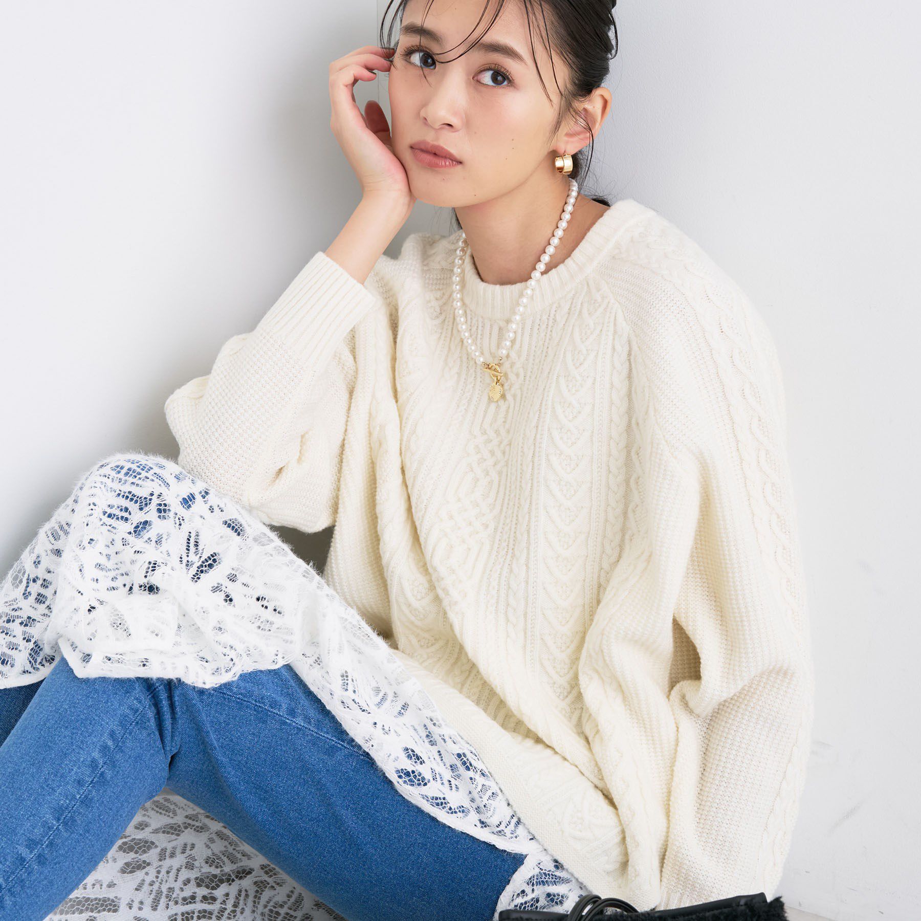 INDIVI「【洗える】ケーブルデザイン ラウンドヘムニット」|ニット・セーター|オフホワイト(003
