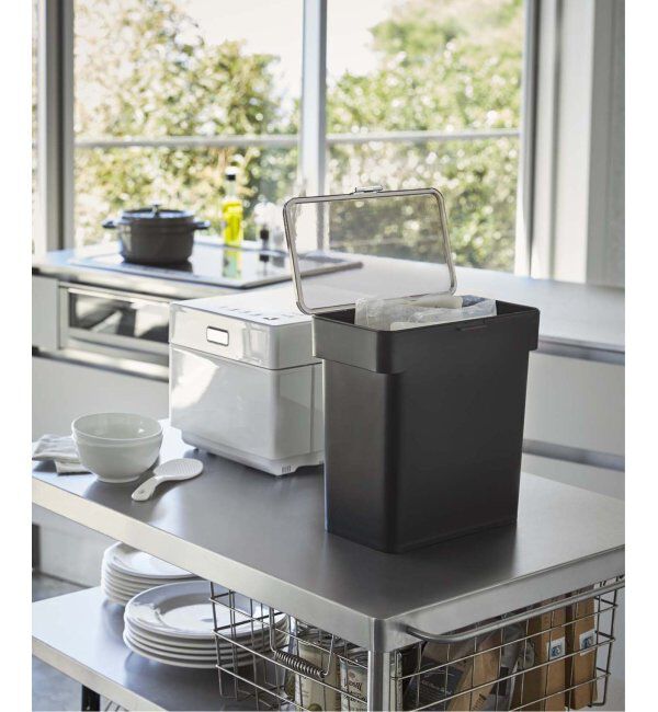 journal standard Furniture「《WEB限定》【tower/タワー】密閉 袋ごと米びつ 5kg 計量カップ付」|食器・キッチングッズ|