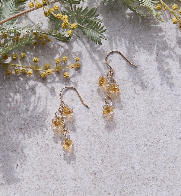 collex「【HARIO Lampwork Factory】ピアス ひとふさのミモザ」|ピアス|イエロー