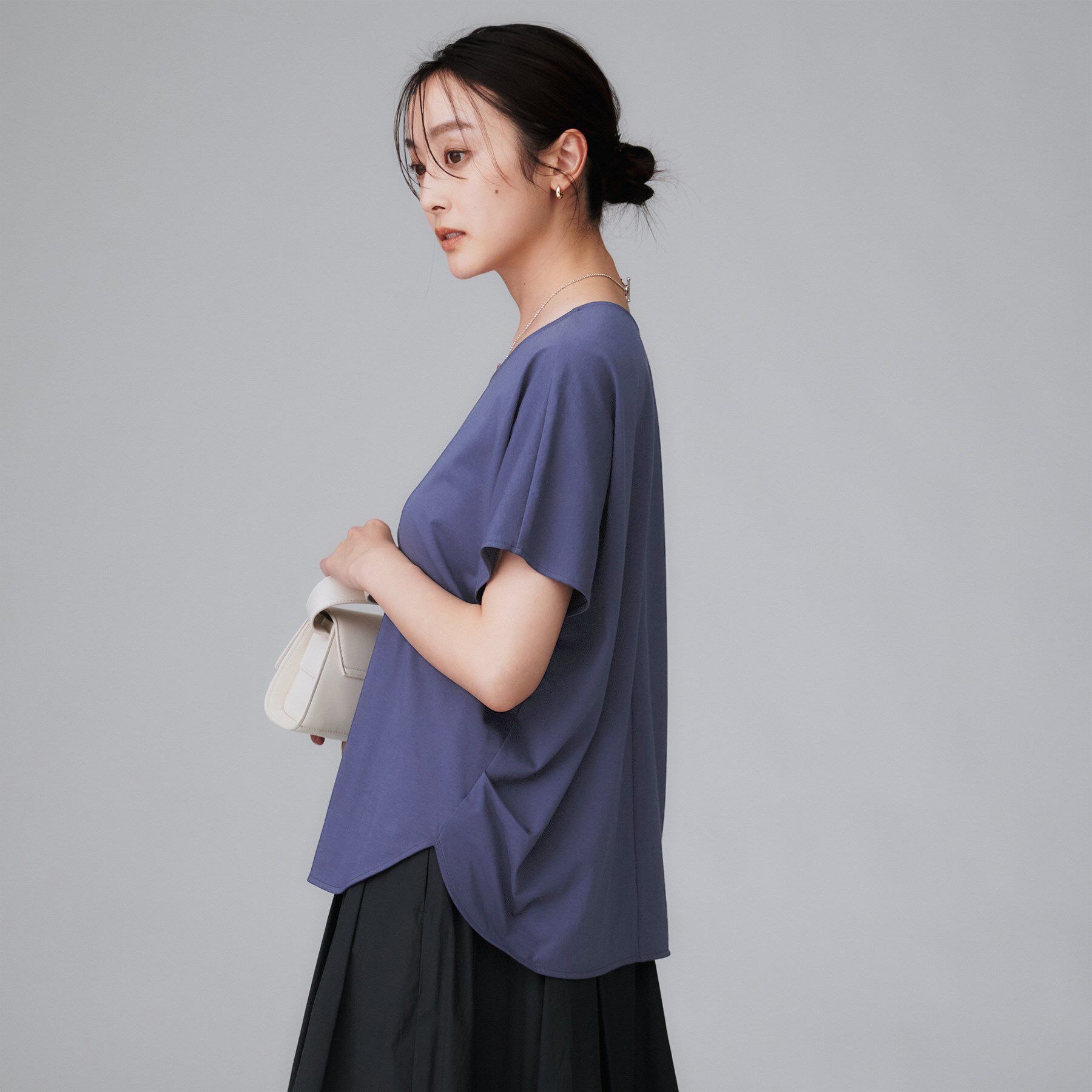 UNTITLED「【接触冷感/洗える】Vネックコットンプルオーバー」|Tシャツ・カットソー|