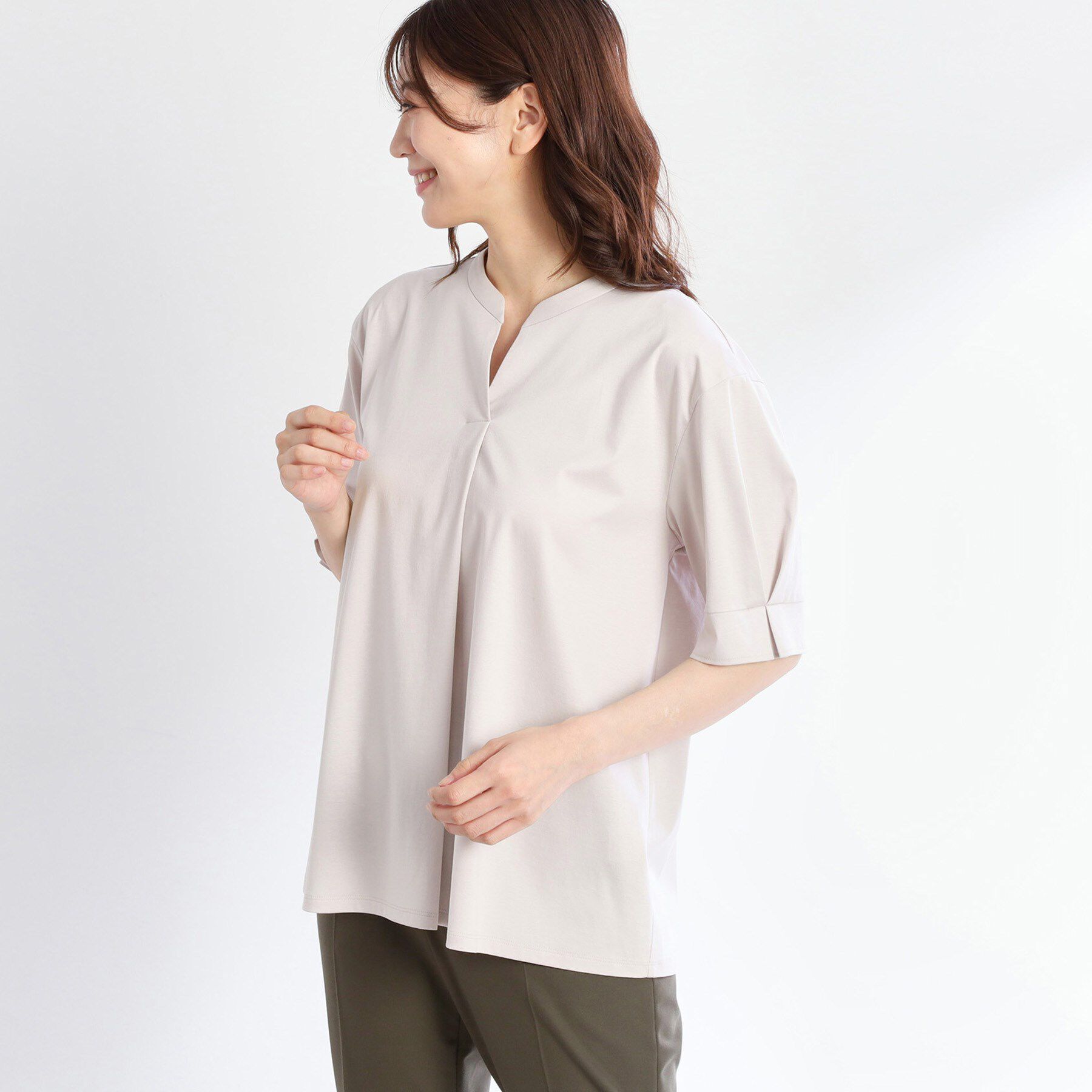 Reflect「【すっきり見え！長め丈／マシンウォッシュ可】スキッパーネックジャージトップス」|Tシャツ・カットソー|