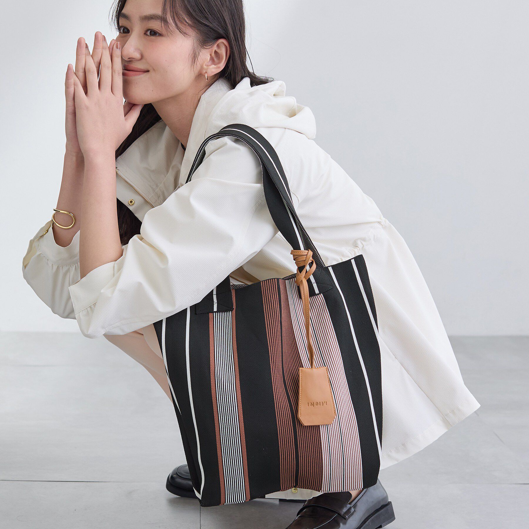 INDIVI「【WEB限定カラー／A4収納】柄ニットバッグ」|トートバッグ|