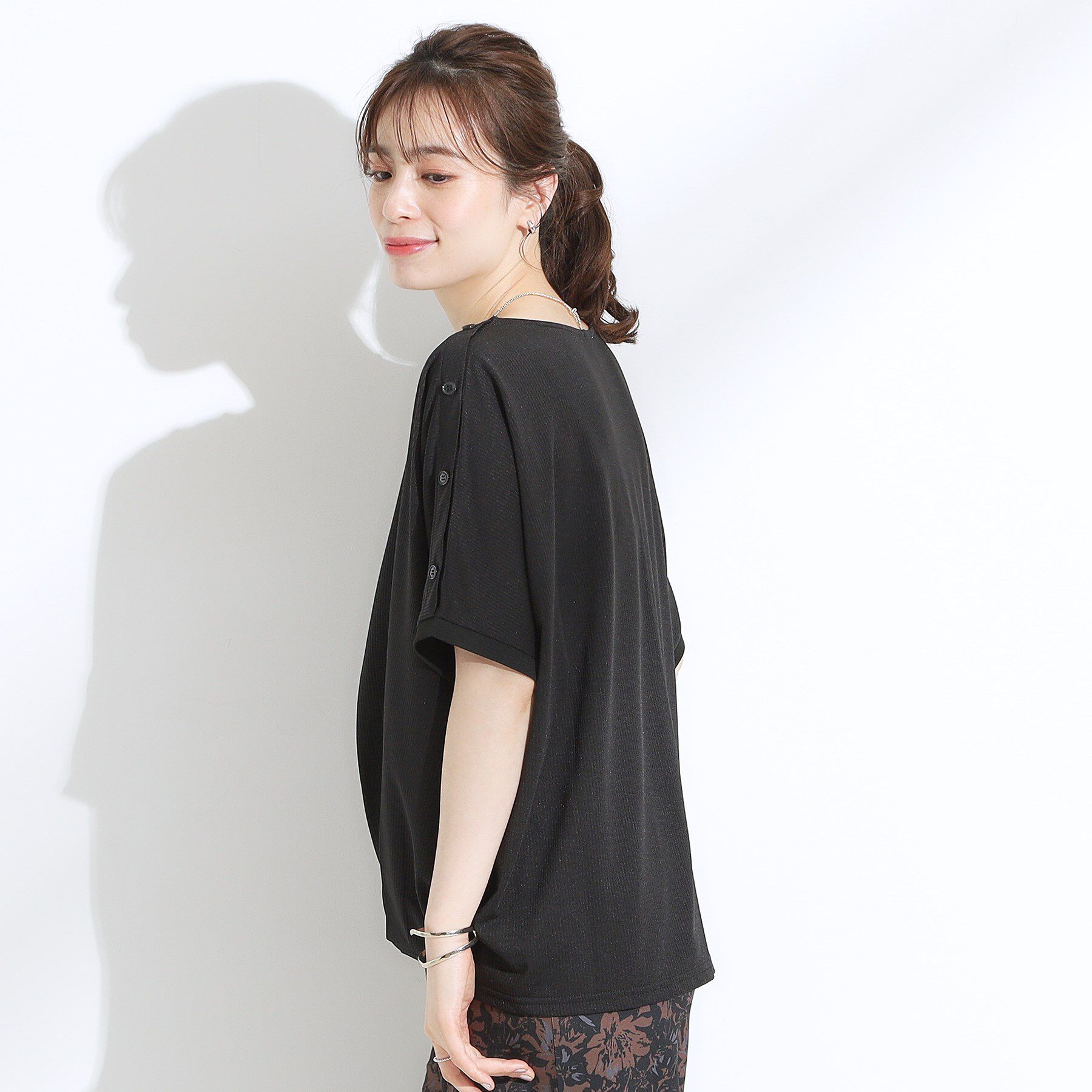 SHOO･LA･RUE「【ひんやり/UV】高気温でも快適に インせず決まるドルマントップス」|Tシャツ・カットソー|