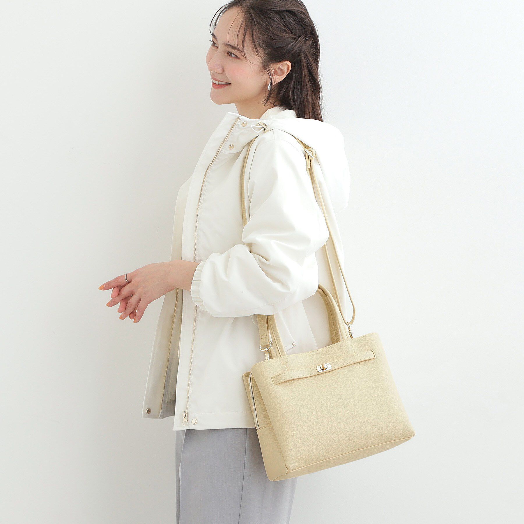 SHOO･LA･RUE「【2WAY】上品きれい 金具ベルトトートバッグ」|トートバッグ|