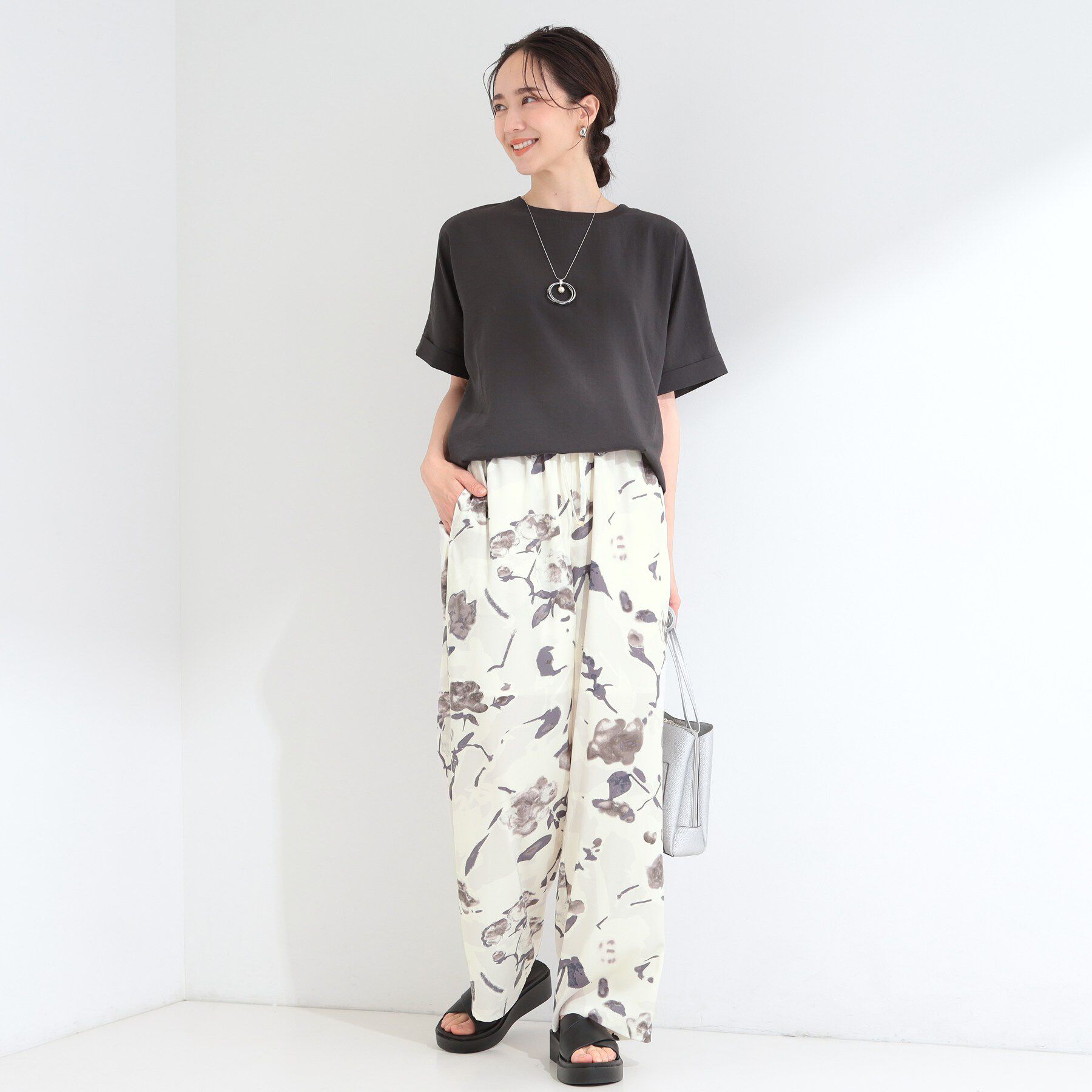 SHOO･LA･RUE「【S-LL/洗濯機可】はくだけ華やか 水彩フラワープリントイージーワイドパンツ」|その他|
