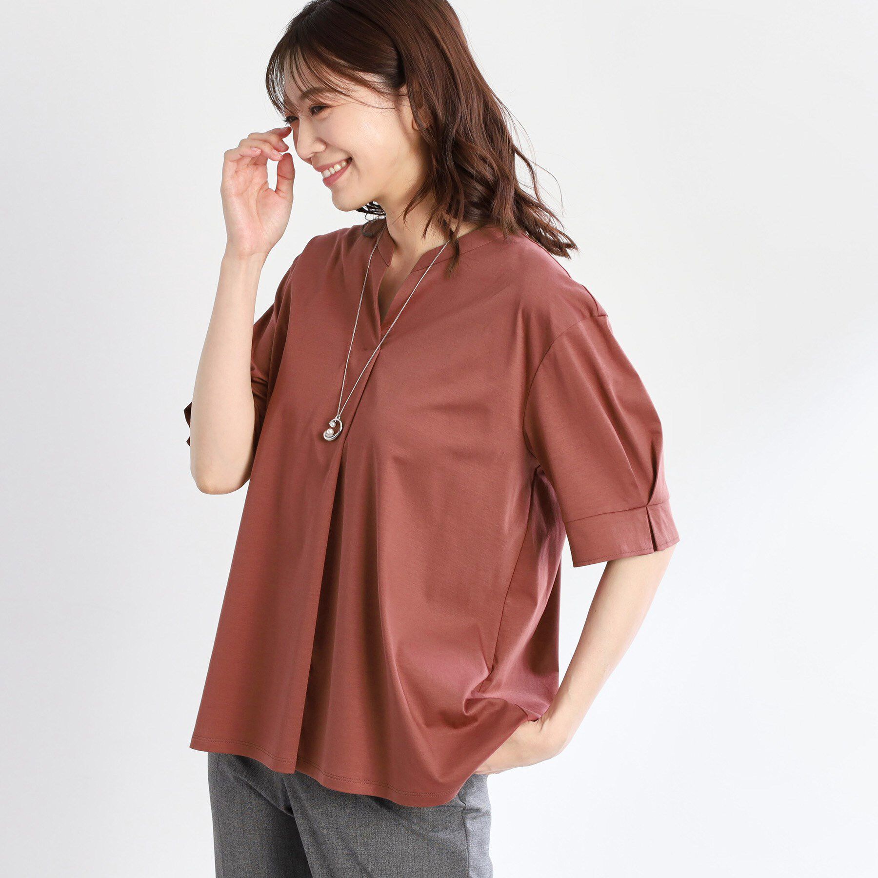 Reflect「【すっきり見え！長め丈／マシンウォッシュ可】スキッパーネックジャージトップス」|Tシャツ・カットソー|