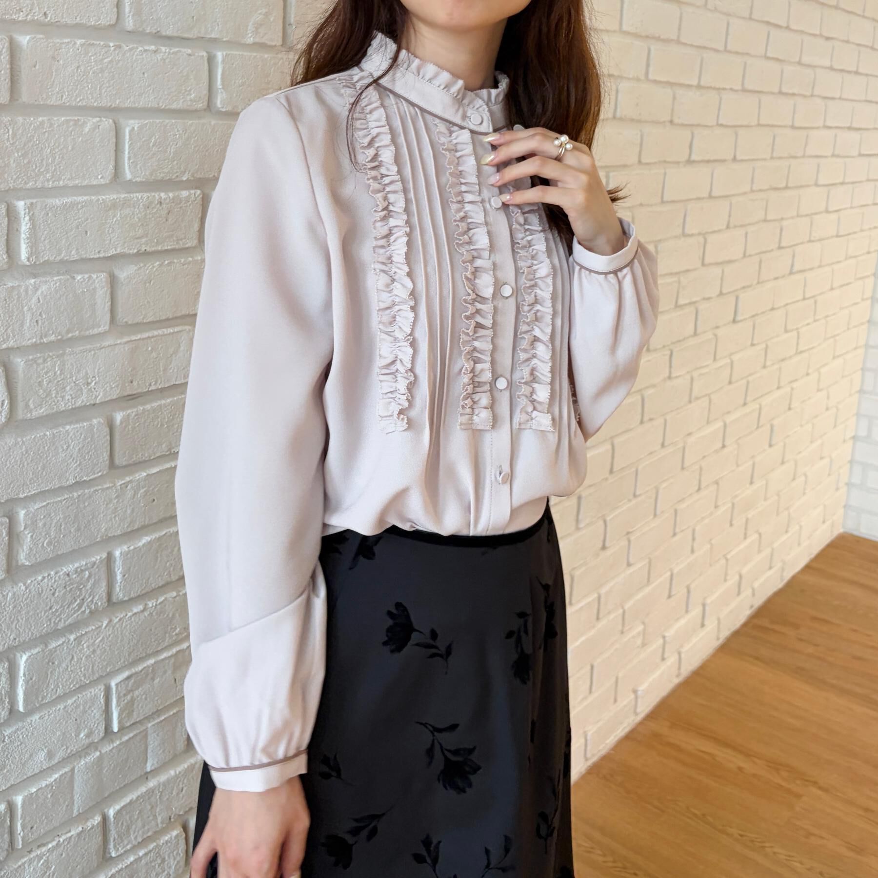 Couture broach「【フリル使いが華やか】ピンタック ブラウス」|シャツ・ブラウス|
