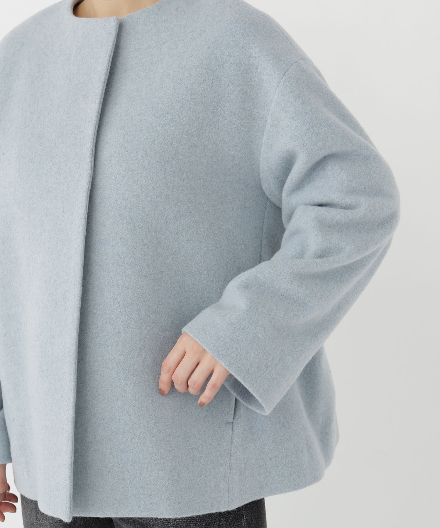  「＜EC限定カラー：イエロー＞カシミヤブレンドハーフコート 26AW」|ブルゾン・スタジャン|