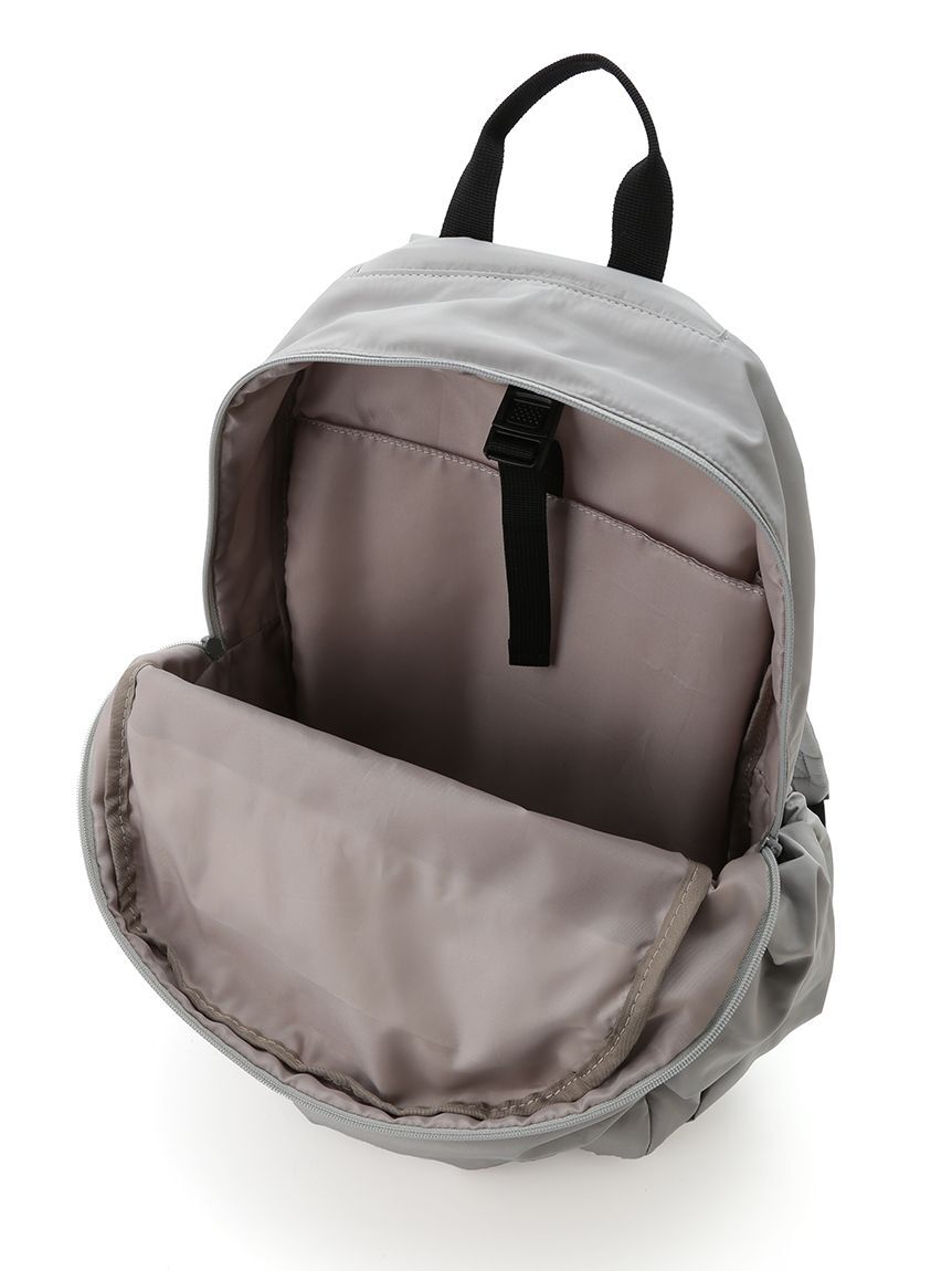 emmi atelier「【ONLINE限定カラー】eco 撥水ギャザーボディーバックパック」|リュック|