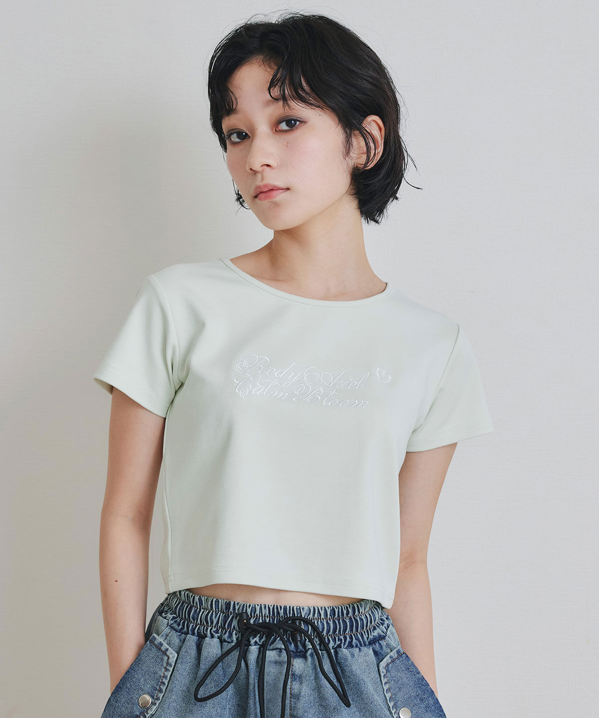 REDYAZEL「カリグラフィーロゴエンブロイダリークロップドTシャツ」|Tシャツ・カットソー|ミント