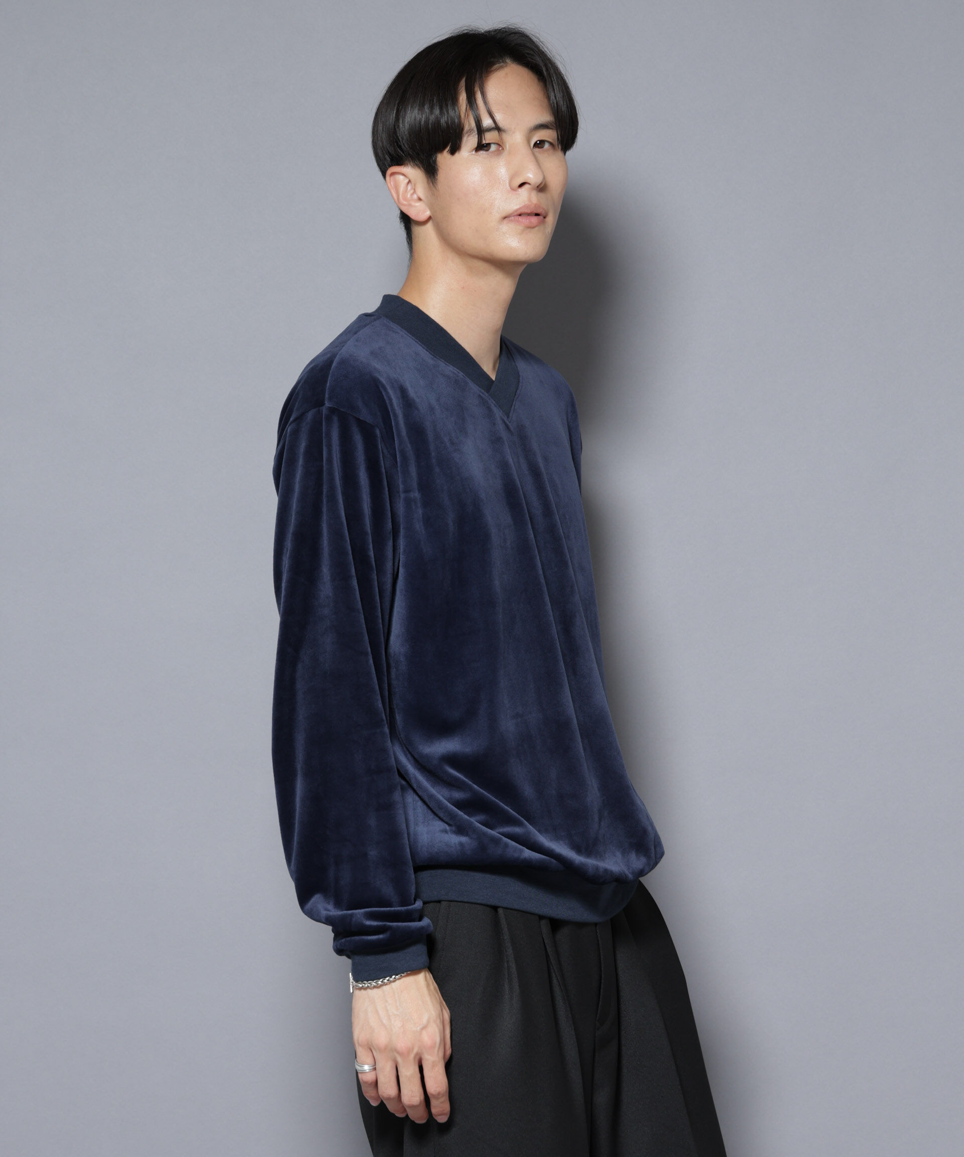 NANO universe「ベロアプルオーバー Vネックスウェット」|Tシャツ・カットソー|ネイビー