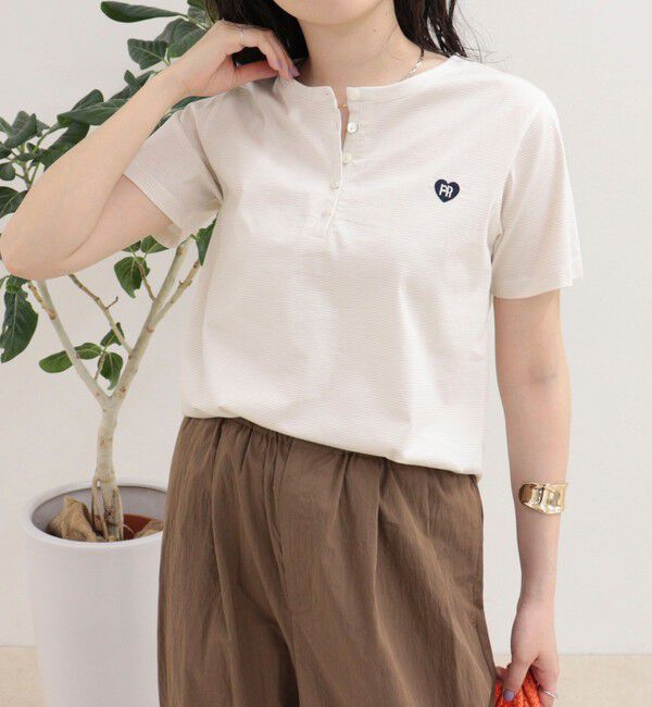 fredy emue「【昨年大人気！待望の再登場】ハートFR刺しゅうヘンリーネックTシャツ」|Tシャツ・カットソー|