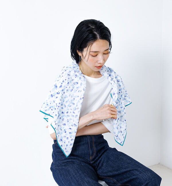collex「Petals dance scarf 水彩フラワープリント大判スカーフ 88cm」|バンダナ・スカーフ|ブルー系その他1