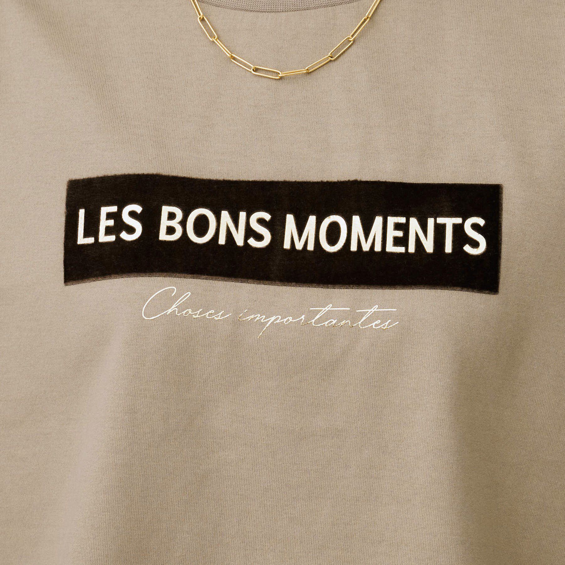 UNTITLED「【コットン100/ゆったり/ショート丈/洗える】ベロアロゴTシャツ」|Tシャツ・カットソー|