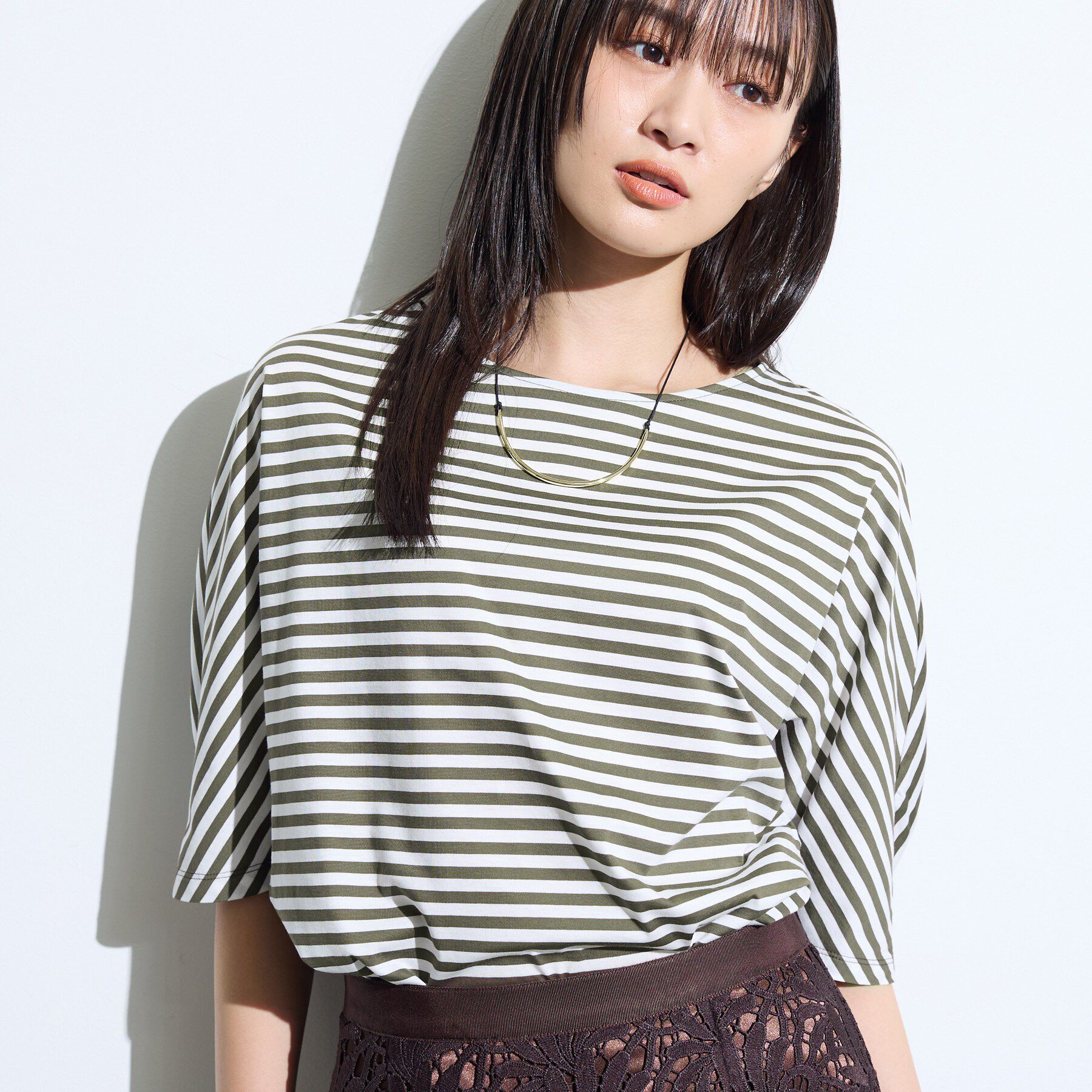 INDIVI「【体型カバー】ボーダードルマントップス」|Tシャツ・カットソー|オリーブグリーン(3