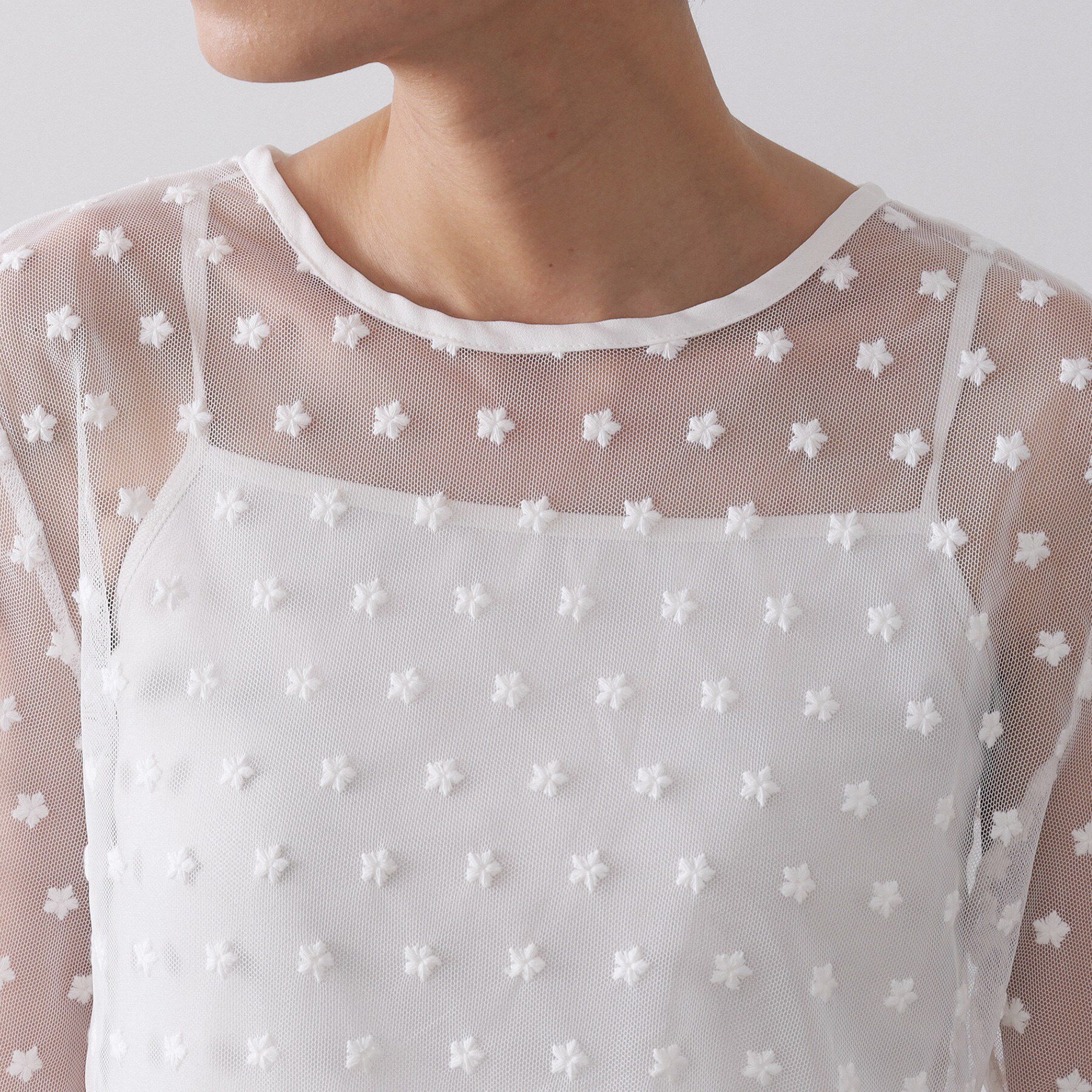 OPAQUE.CLIP「チュールフラワー刺繍シアートップス【洗濯機OK】」|Tシャツ・カットソー|
