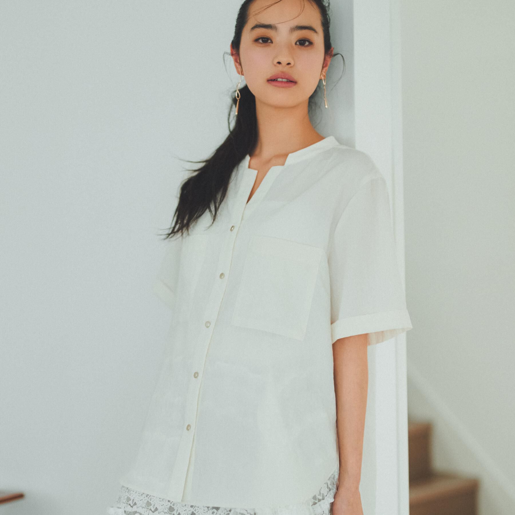 THE SHOP TK「【M-XL/秋始めにちょうどいい】細見え5分袖Wポケットシャツ」|シャツ・ブラウス|