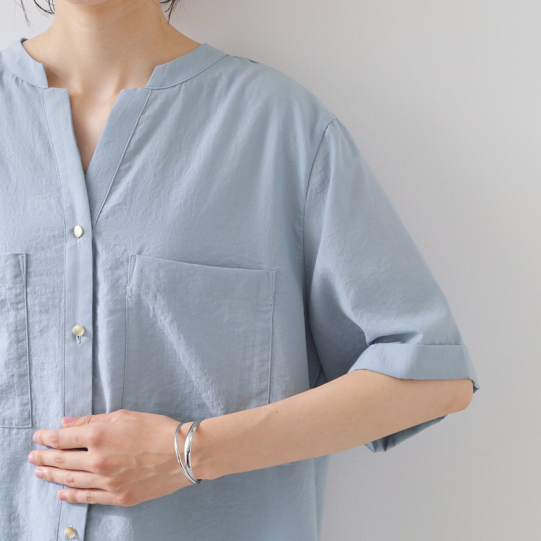 THE SHOP TK「【M-XL/秋始めにちょうどいい】細見え5分袖Wポケットシャツ」|シャツ・ブラウス|