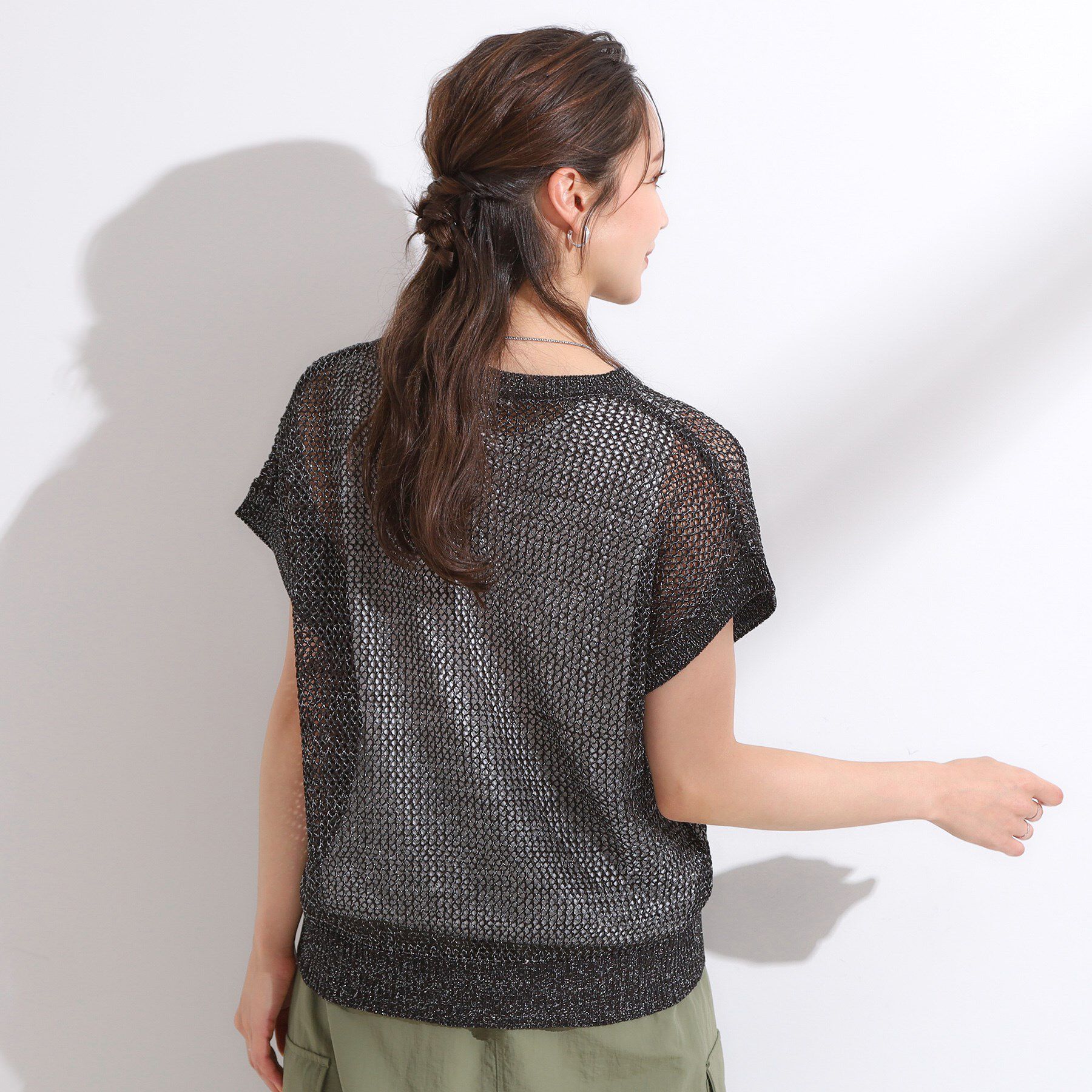 SHOO･LA･RUE「【2点セット/S-LL】キラリと光るラメがポイント メッシュロゴニット+タンクトップ」|その他|