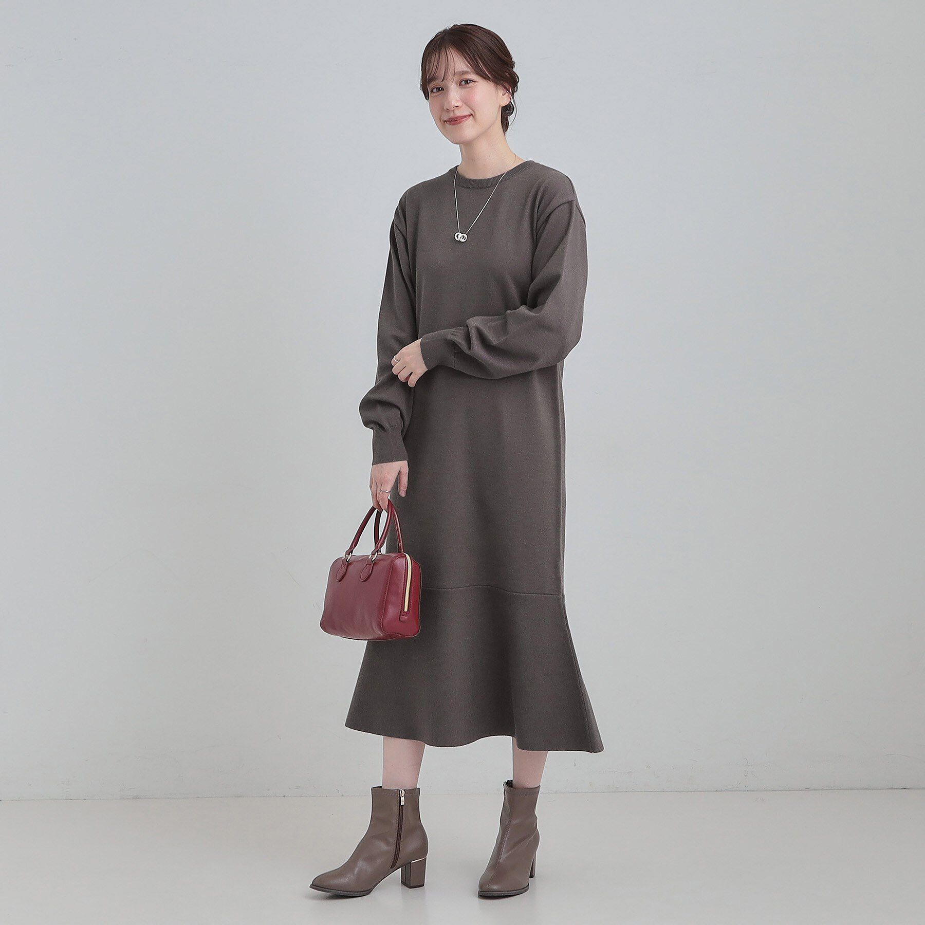 SHOO･LA･RUE「【洗濯機可/S-LL】スタイルがすっきりに見える 裾マーメイドニットワンピース」|ワンピース|